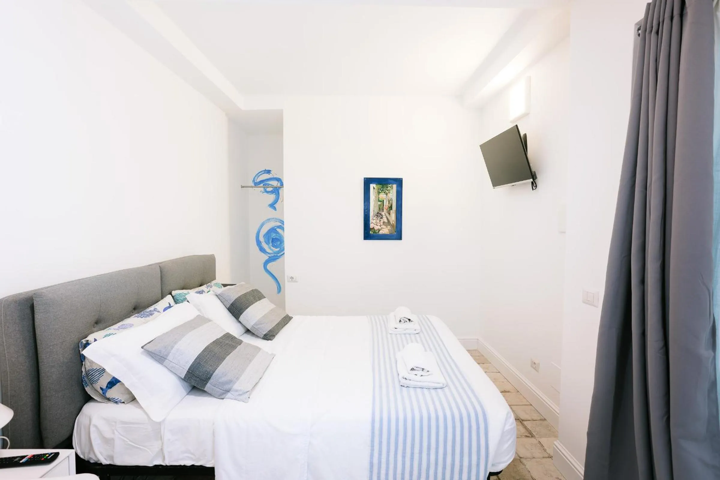 Bed in MAISON SAINT MICHAEL