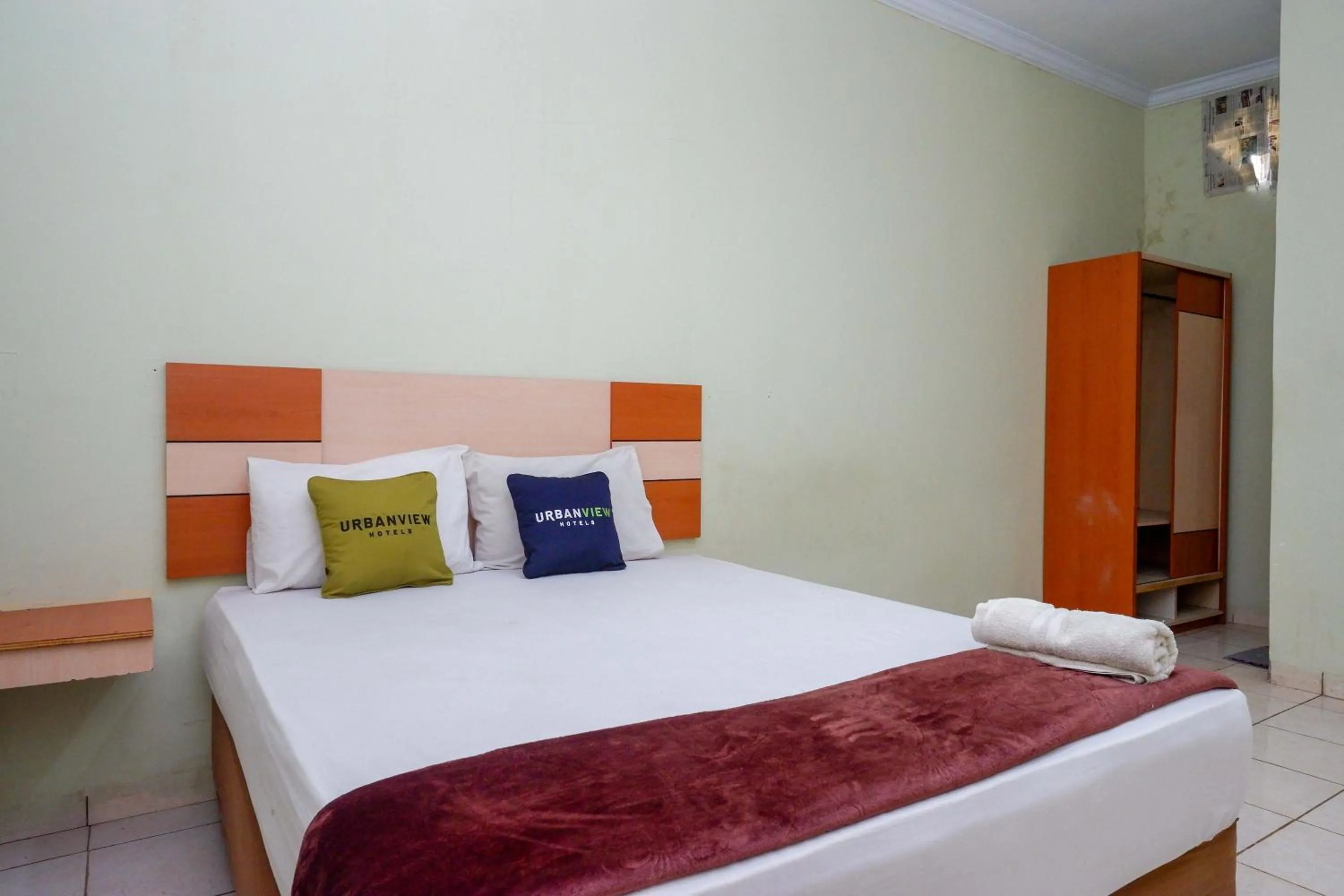 Bedroom, Bed in Urbanview Hotel Platinum Parepare