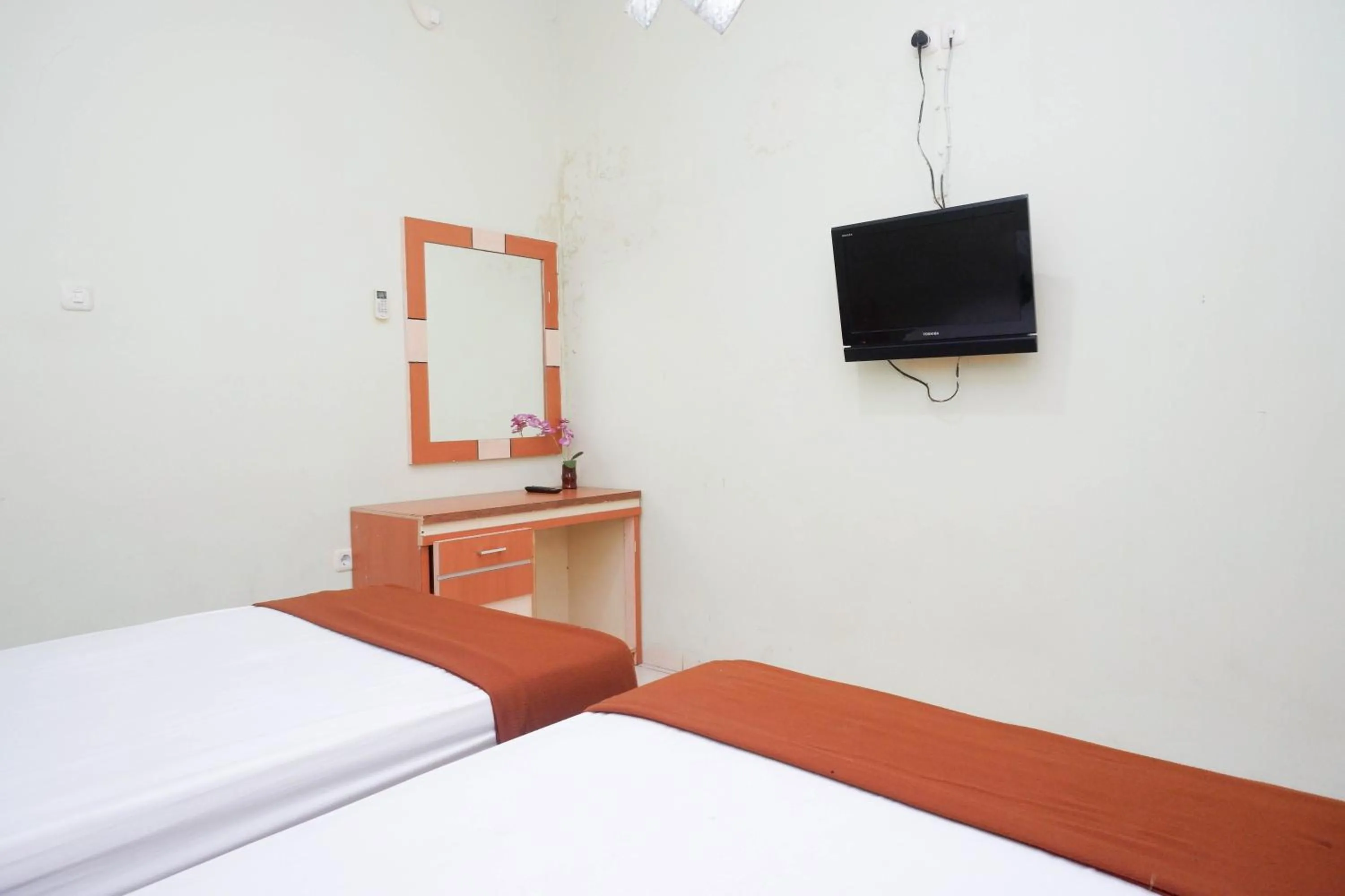 Bedroom, Bed in Urbanview Hotel Platinum Parepare
