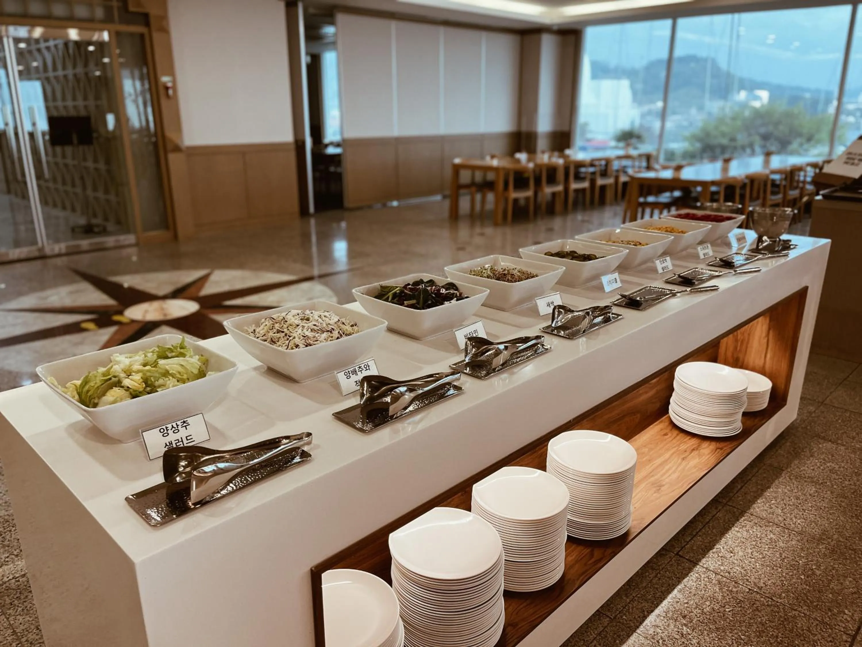 Restaurant/places to eat in Kumho Tongyeong Marina Resort