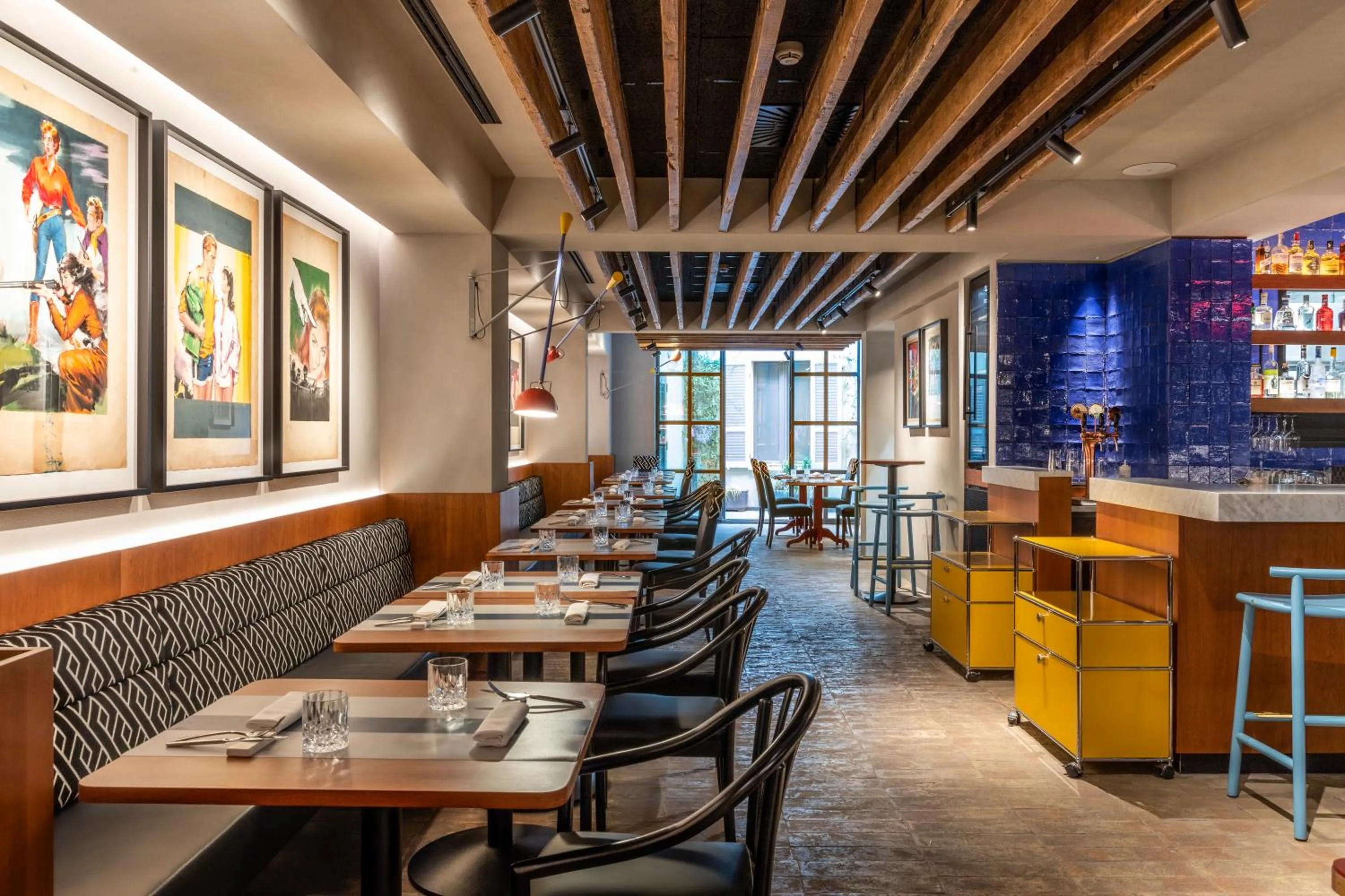 Restaurant/places to eat in Hotel Priori Secret Garden