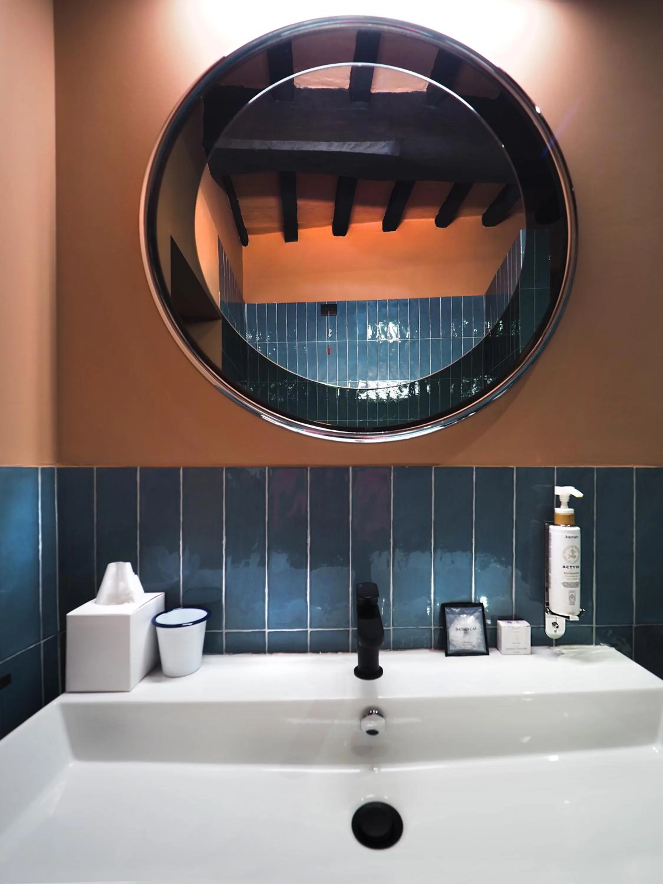 Shower in Hotel Priori Secret Garden