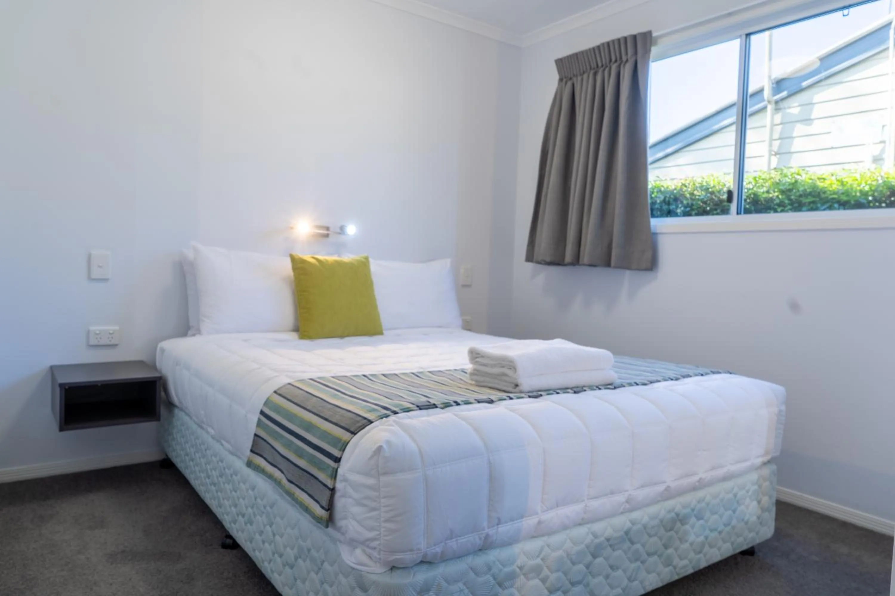 Bedroom, Bed in Ingenia Holidays Noosa
