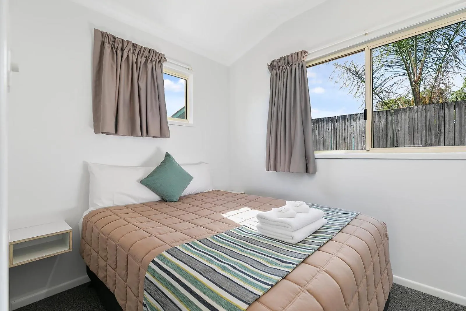 Bedroom, Bed in Ingenia Holidays Noosa