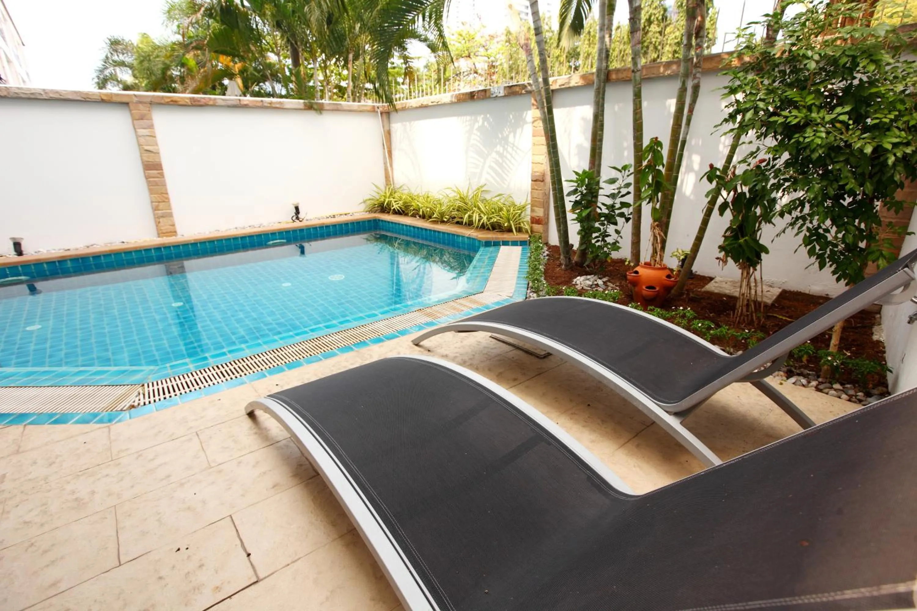 Swimming pool in Hidden Palm Pool Villas