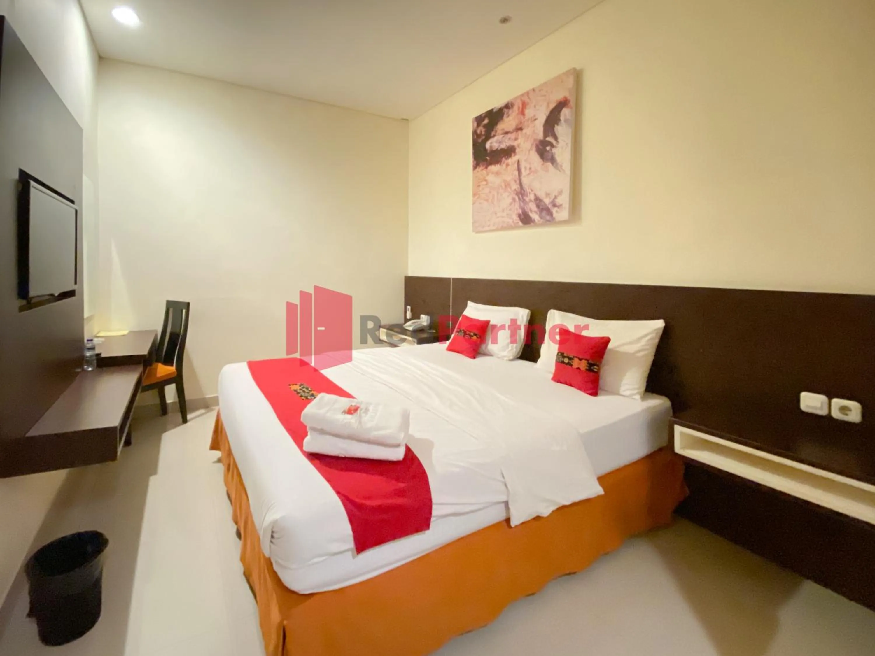 Bedroom, Bed in Hotel Alpha Makassar RedPartner