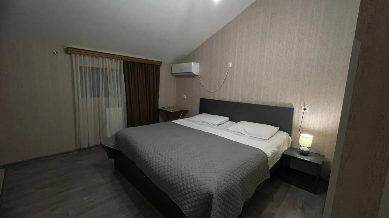 Bed in Hotel West Face