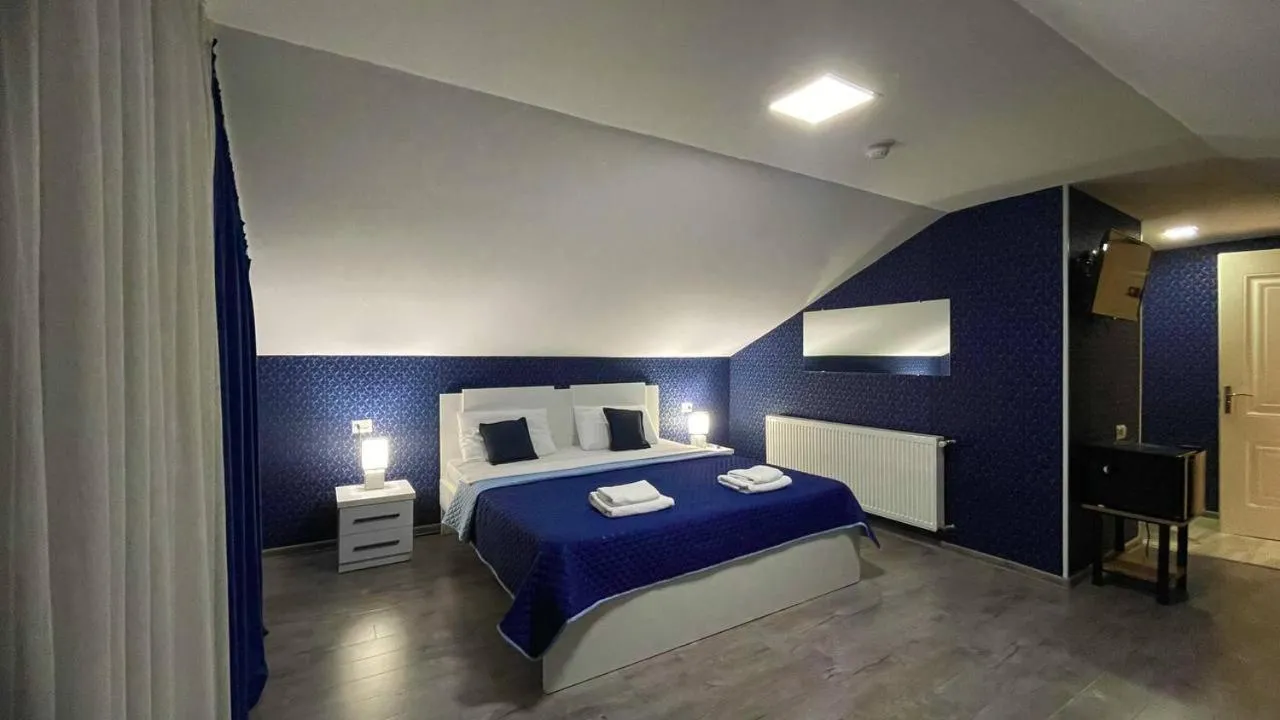 Bed in Hotel West Face