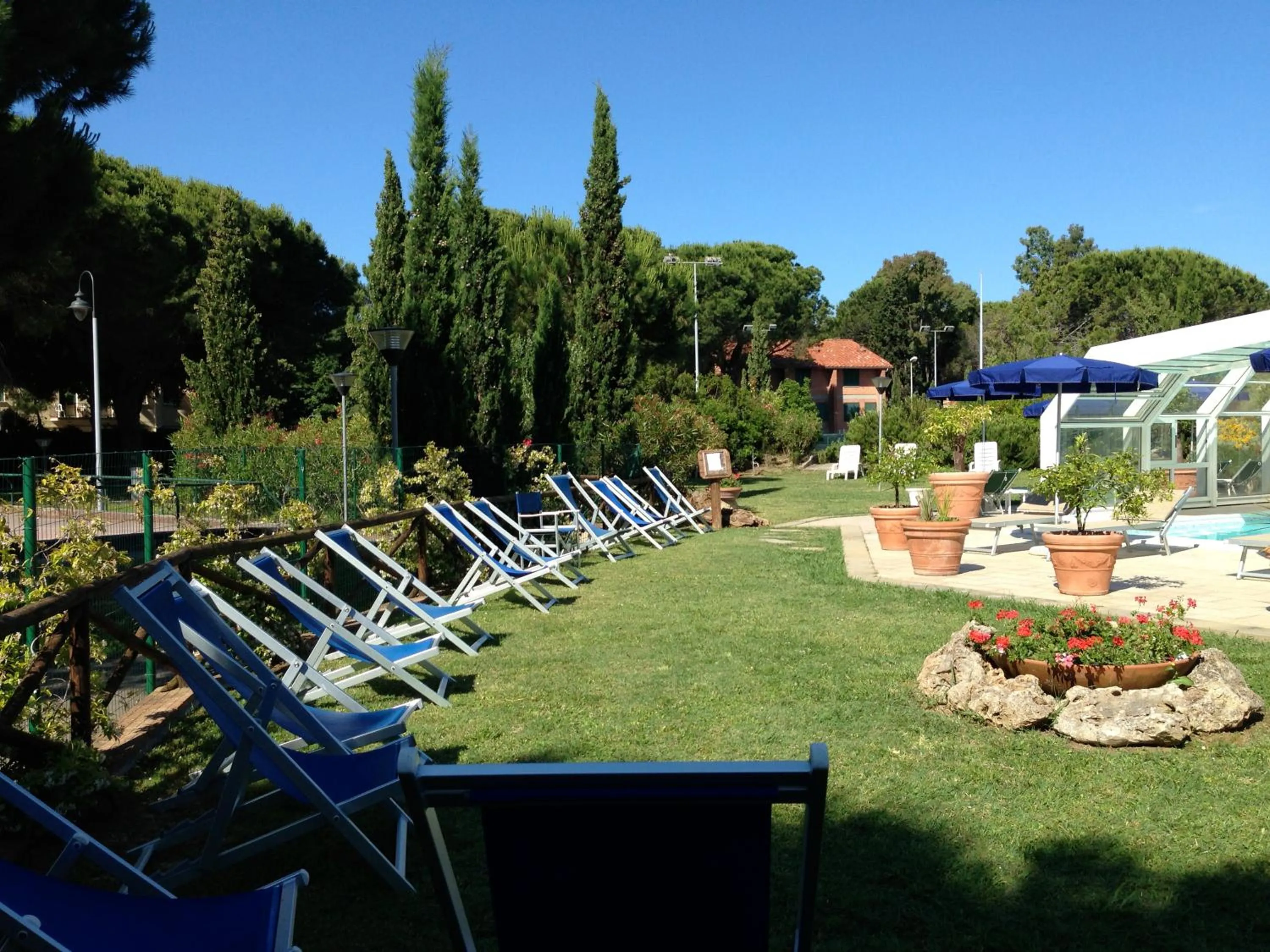 Garden view in Hotel La Buca Del Gatto