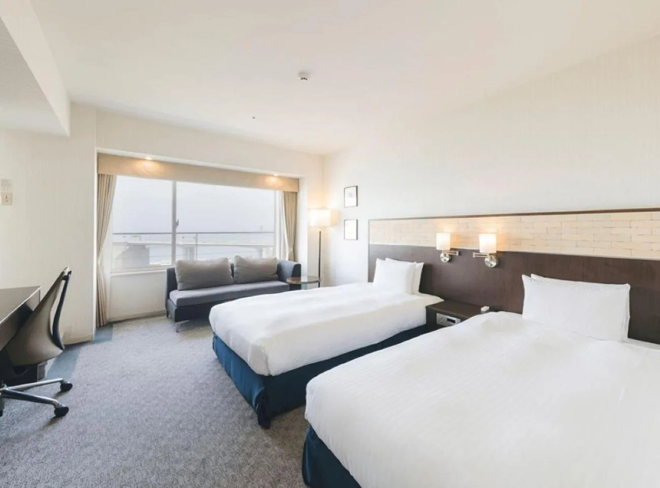 Photo of the whole room, Bed in Seaside Hotel Maiko Villa Kobe