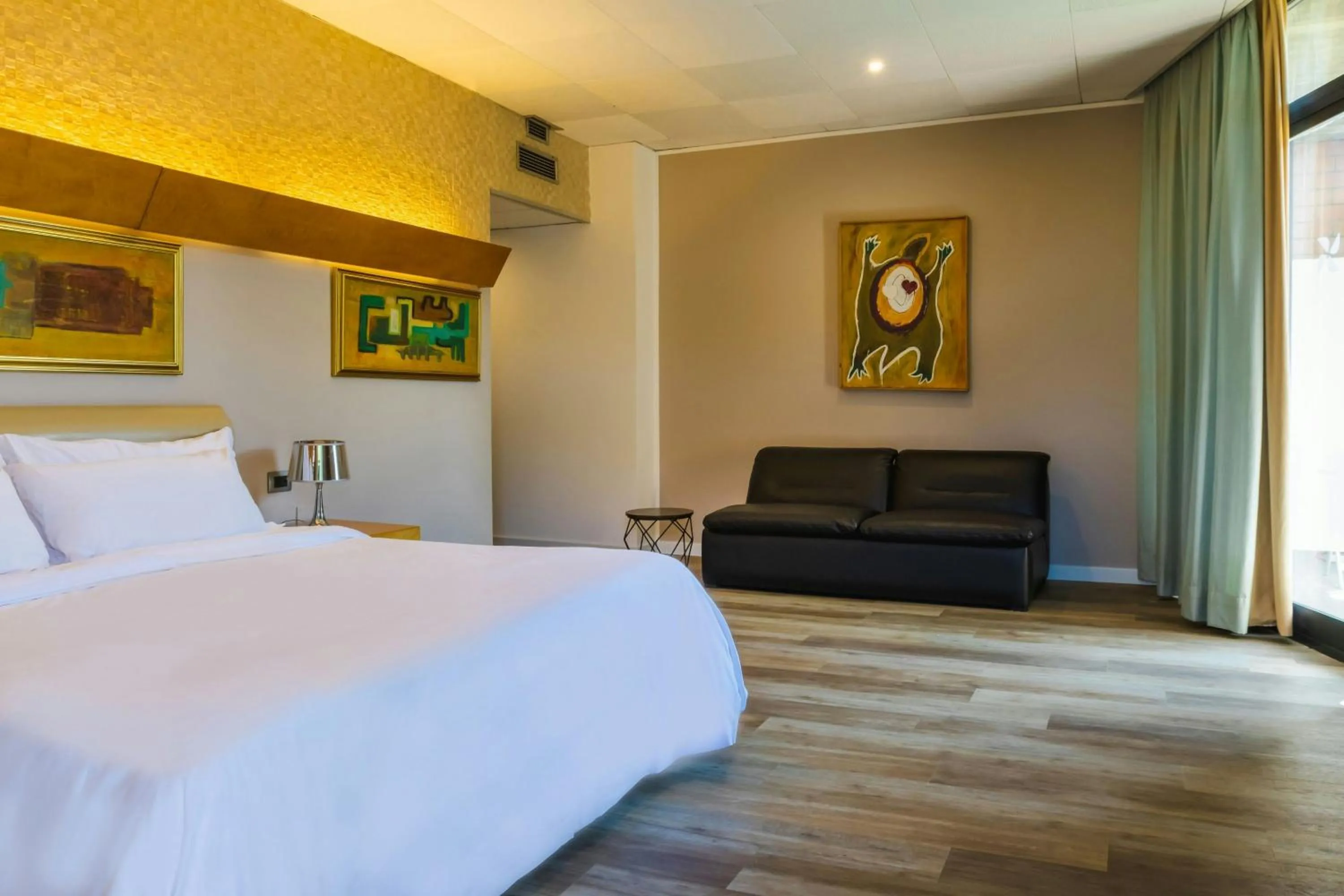 Photo of the whole room, Bed in Four Points by Sheraton Catania Hotel