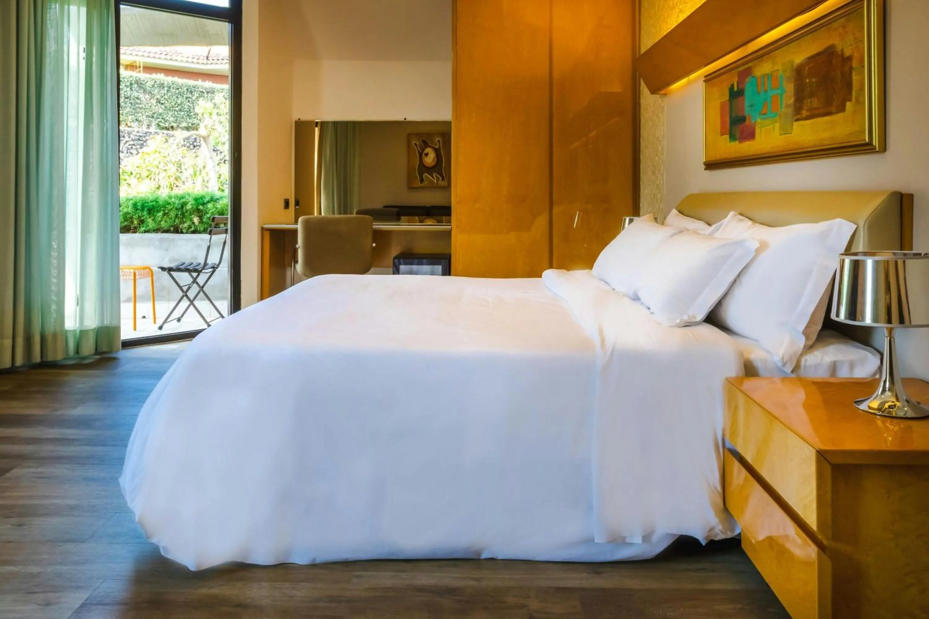 Photo of the whole room, Bed in Four Points by Sheraton Catania Hotel