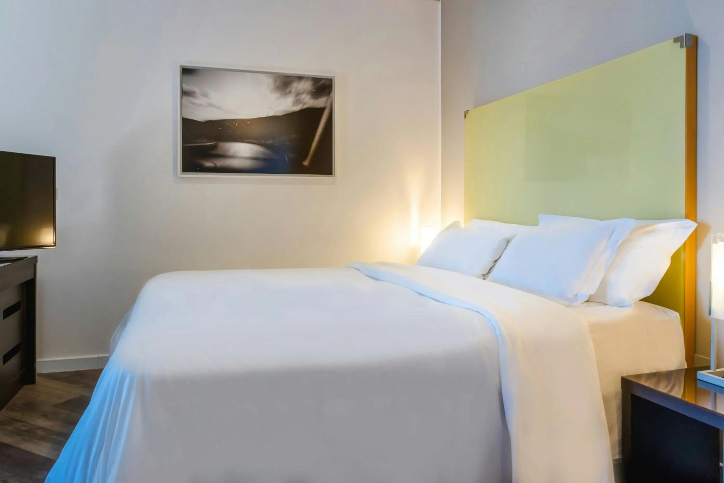 Photo of the whole room, Bed in Four Points by Sheraton Catania Hotel