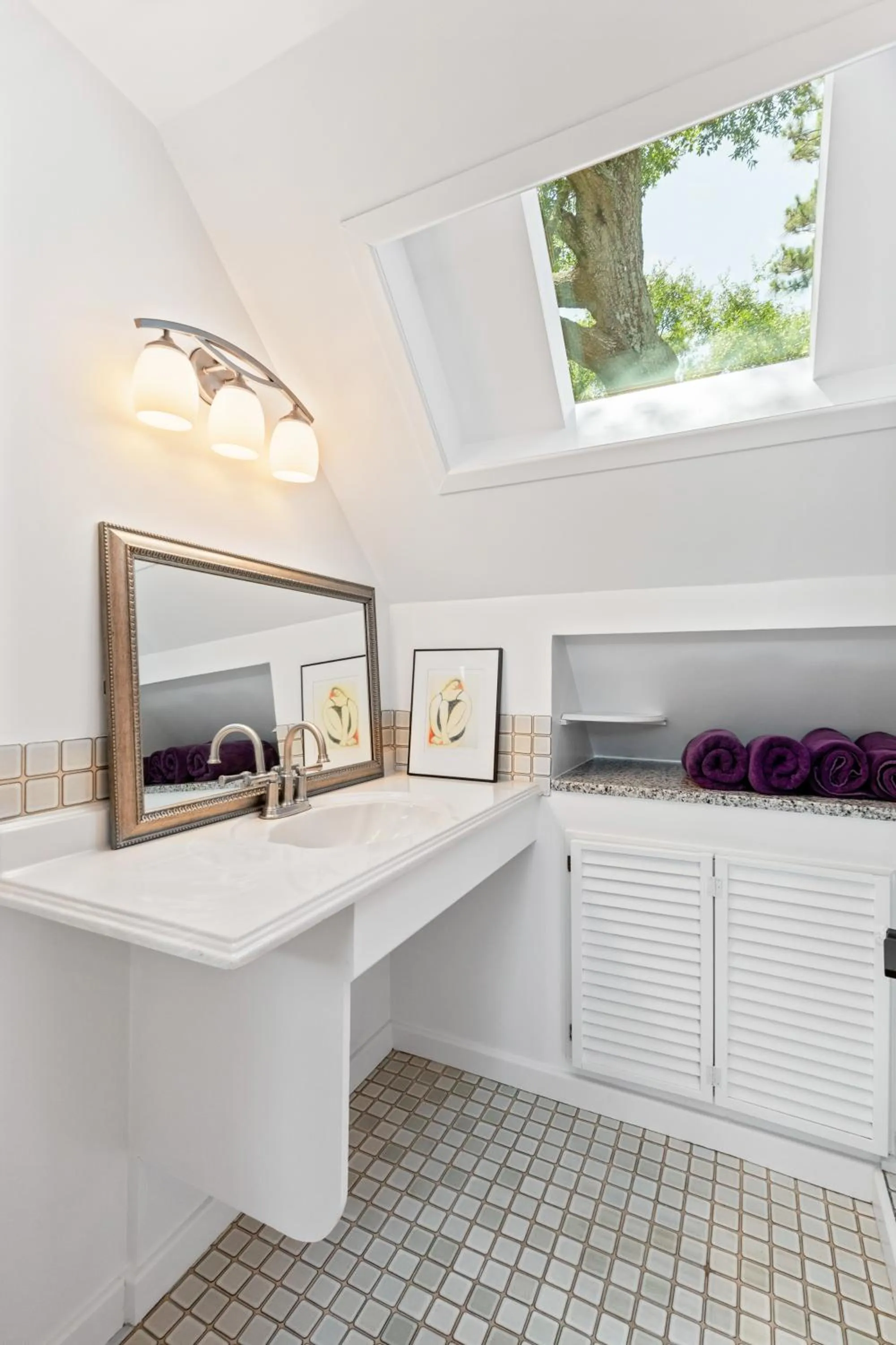 Folly Vacation Vintage Cottage with Stunning Views 218