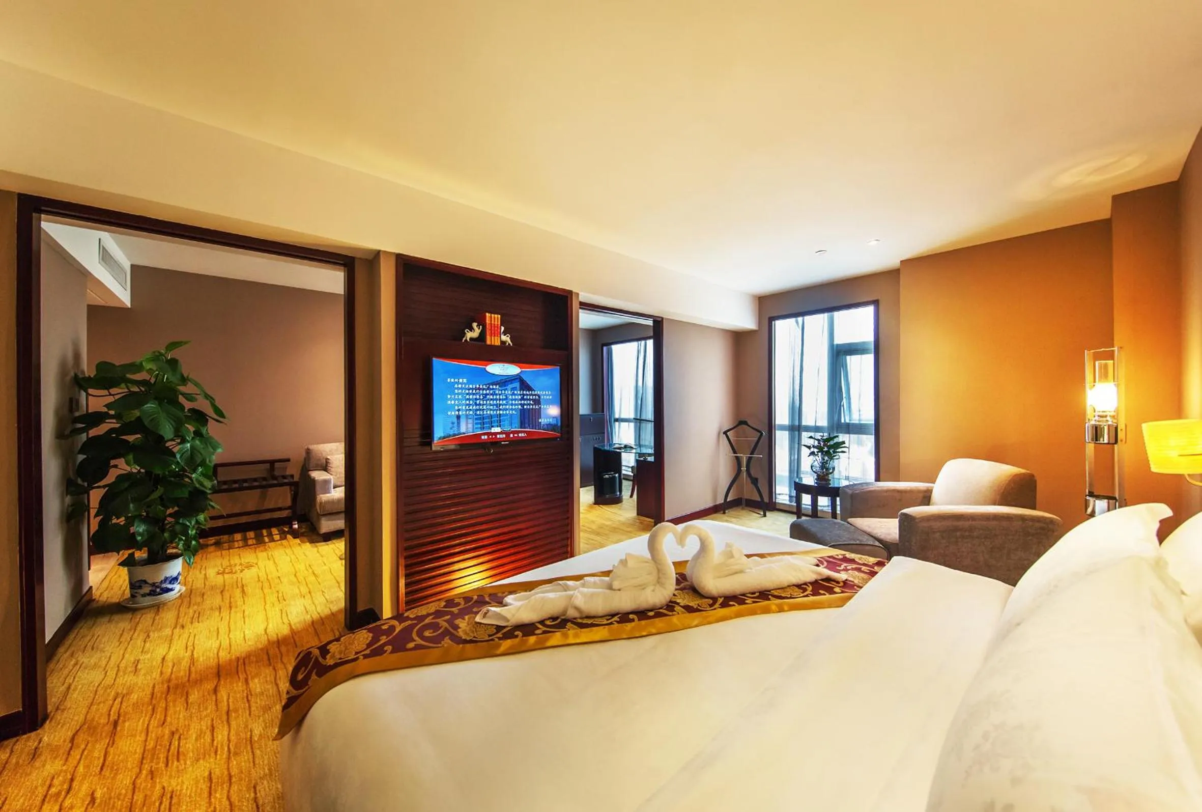 Photo of the whole room, Bed in Fulitai International Hotel