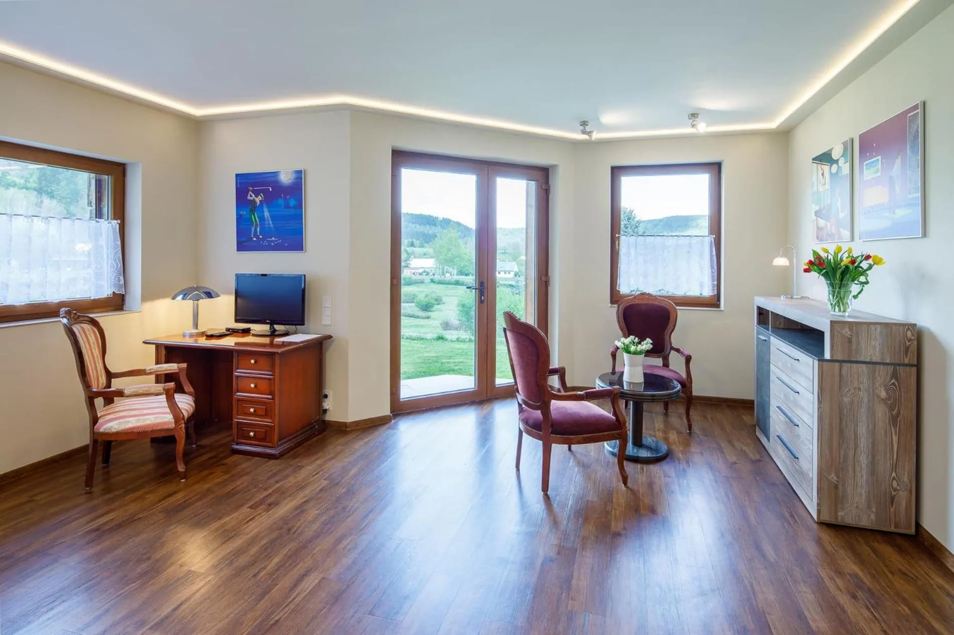 TV and multimedia in Hotel Villa Golf Cihelny