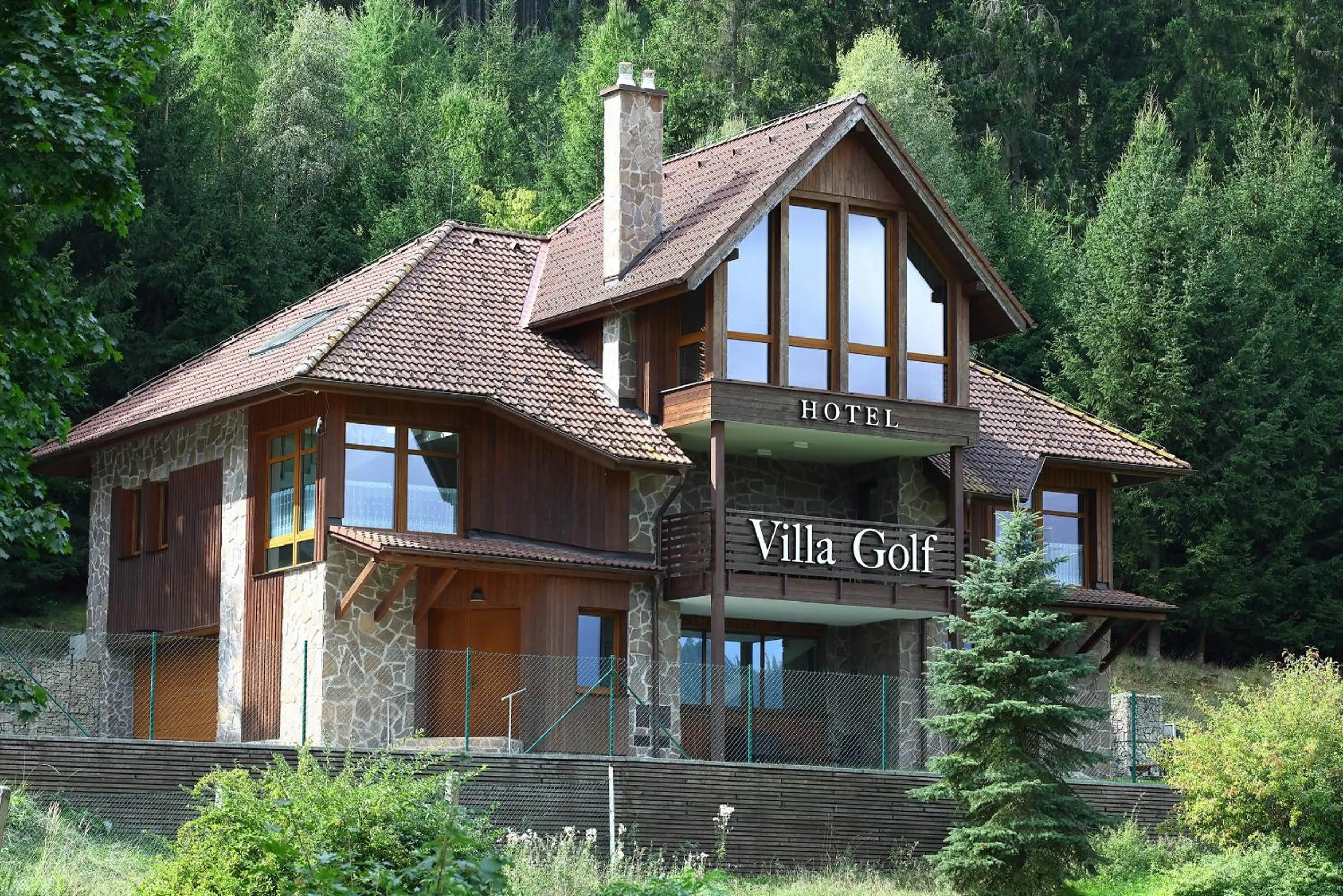 Property building in Hotel Villa Golf Cihelny