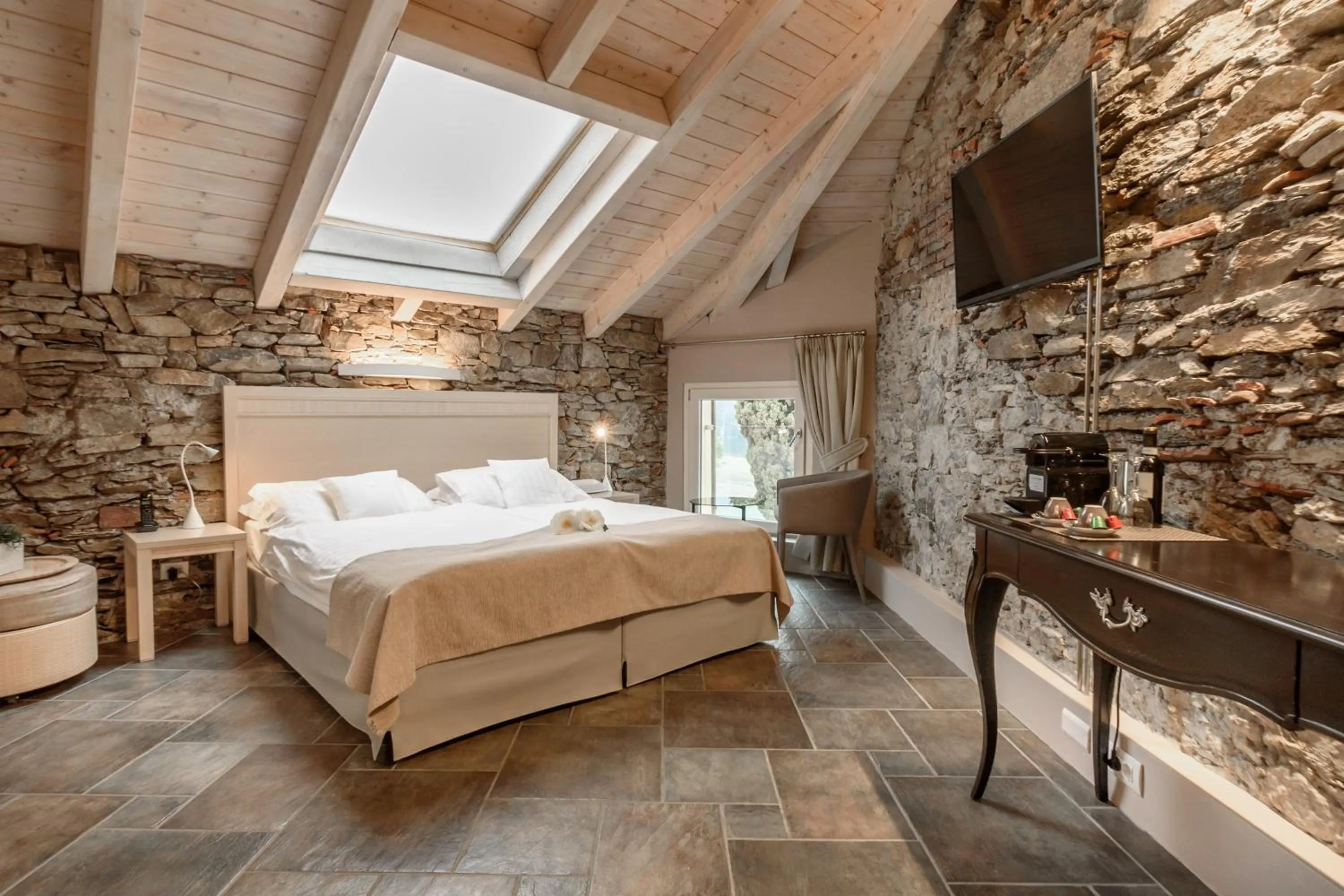 Photo of the whole room, Bed in Relais Villa Porta