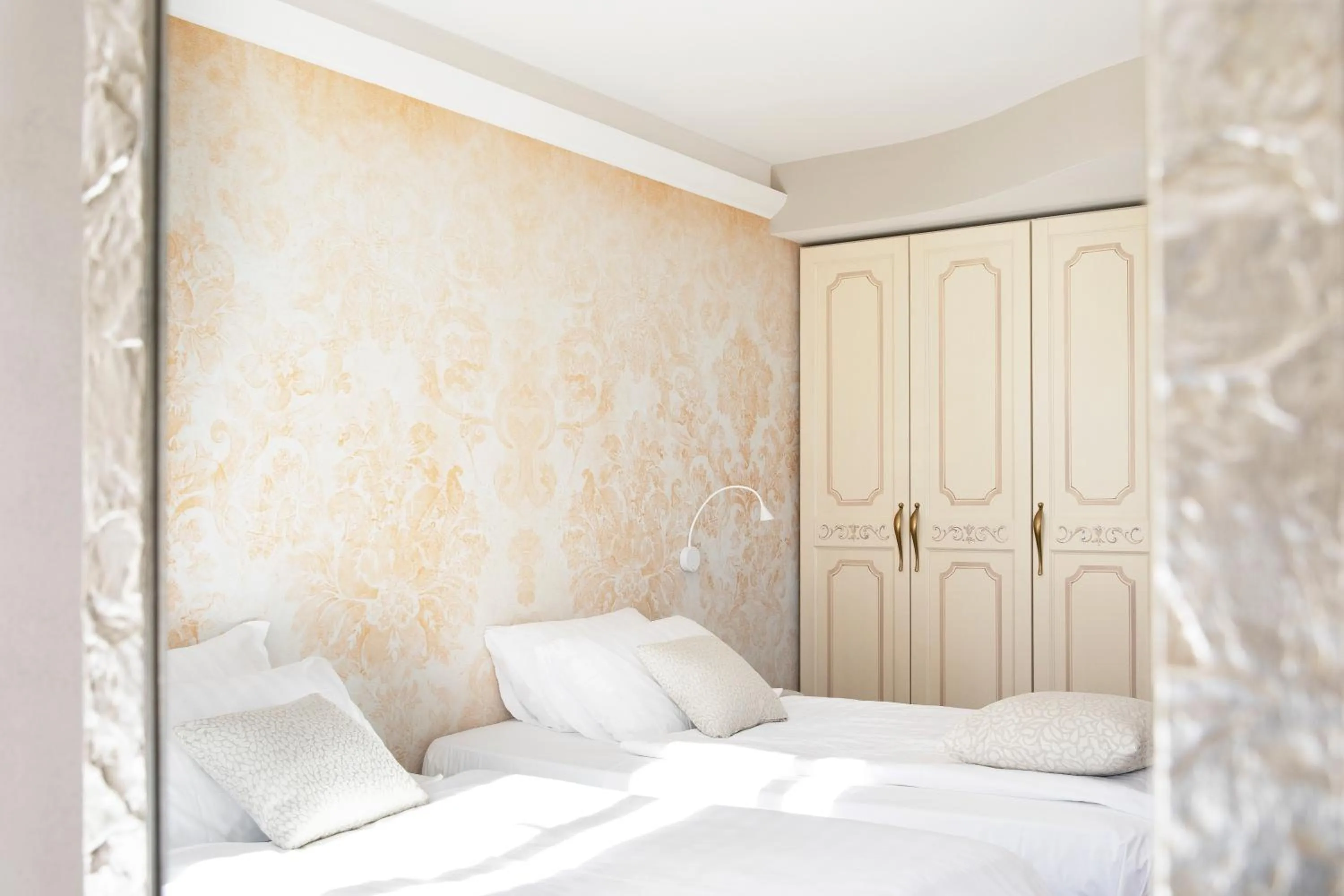 Photo of the whole room, Bed in Relais Villa Porta