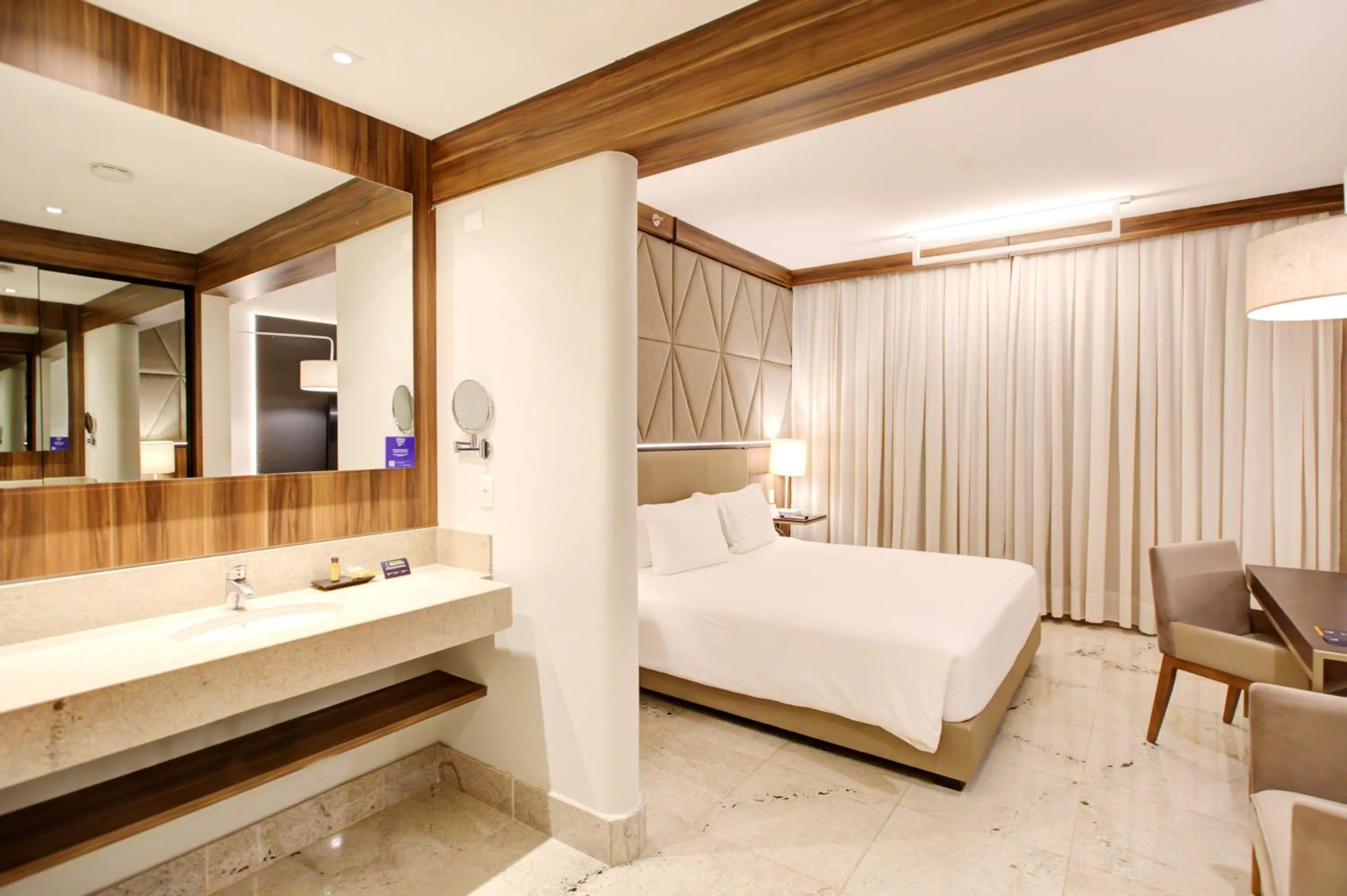 Bedroom, Bed in DoubleTree by Hilton - Resort - Foz do Iguaçu