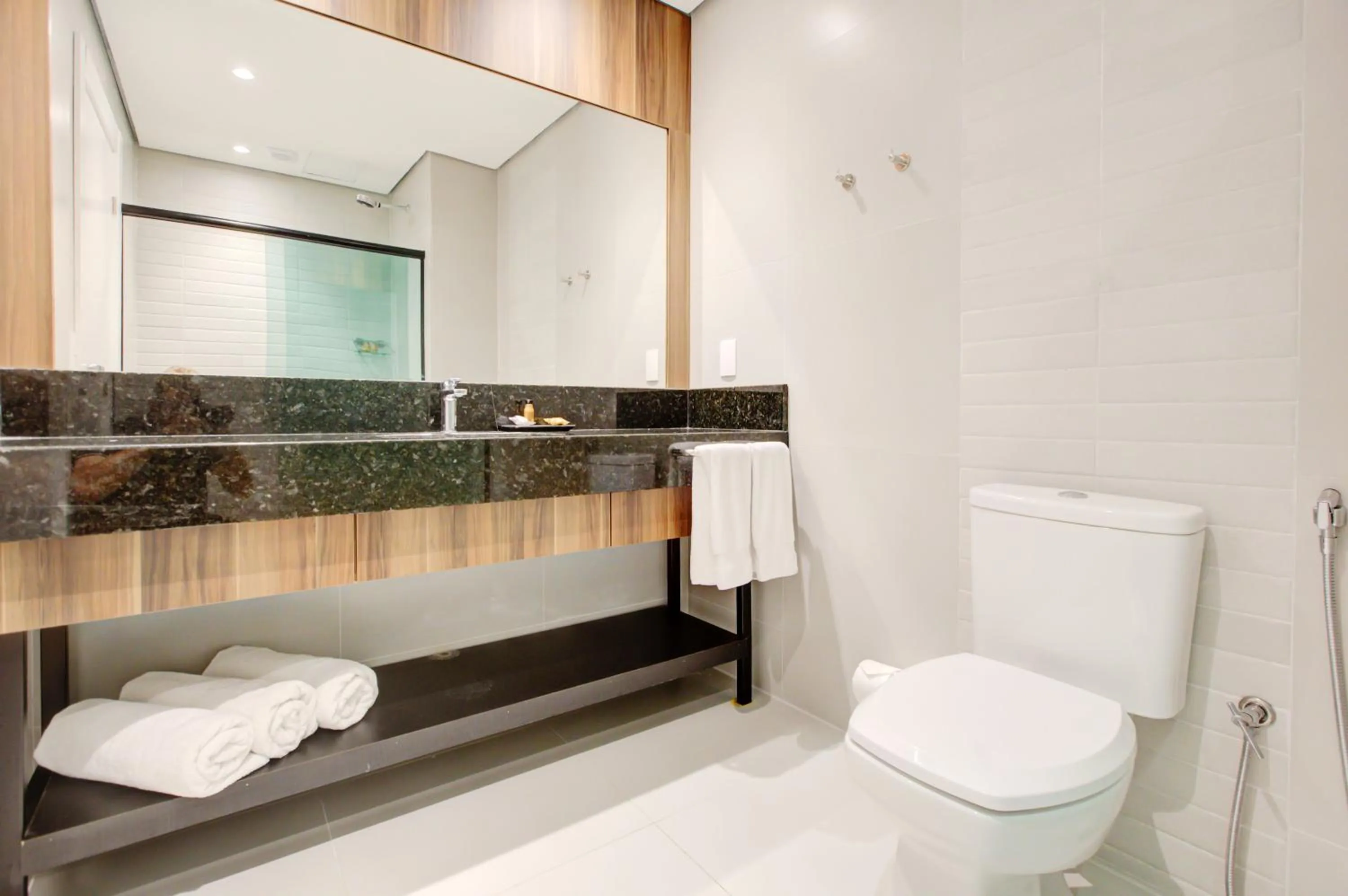 Shower in DoubleTree by Hilton - Resort - Foz do Iguaçu