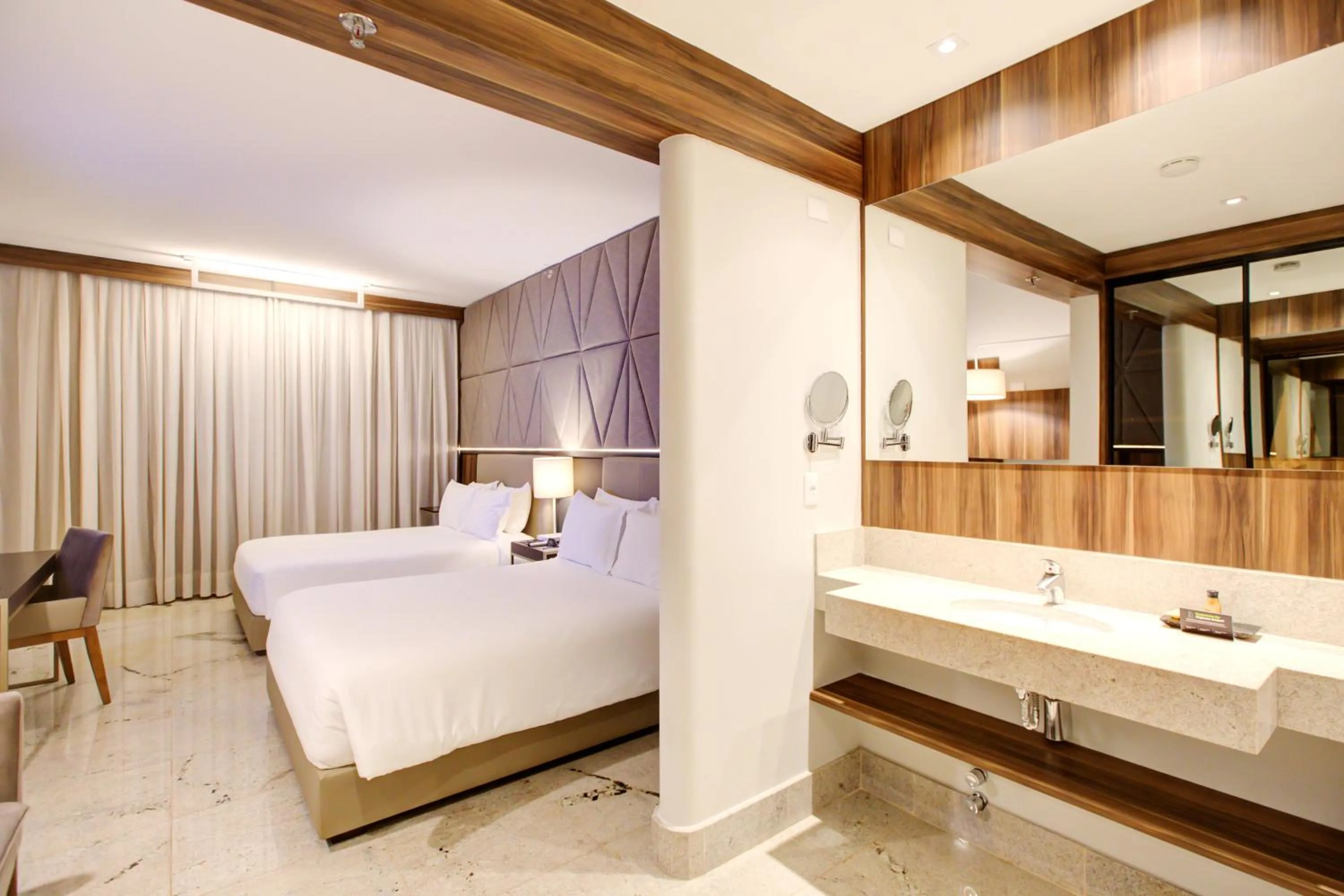 Bed in DoubleTree by Hilton - Resort - Foz do Iguaçu