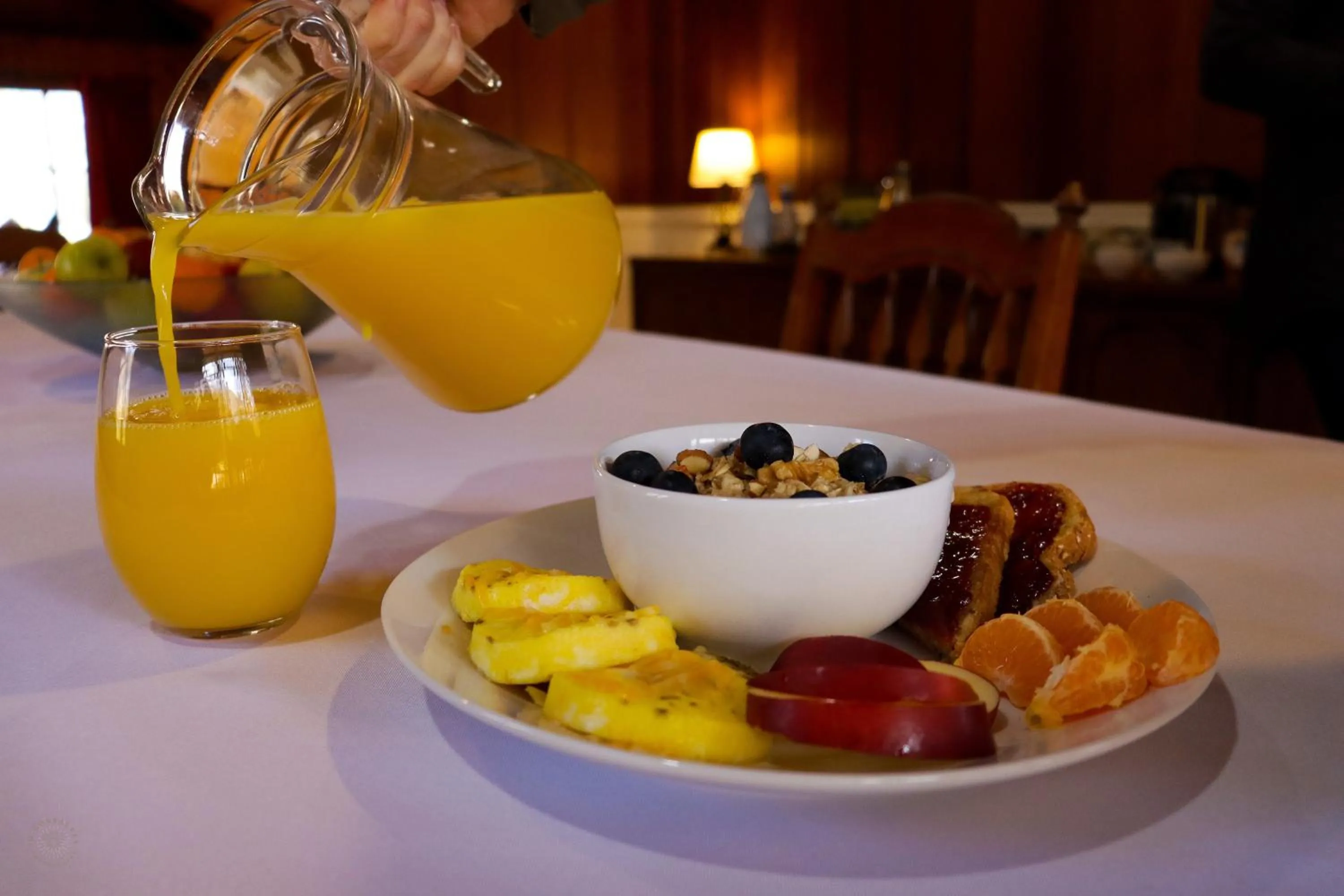 Breakfast in Quiet Mind Lodge, Spa & Retreat Sequoias