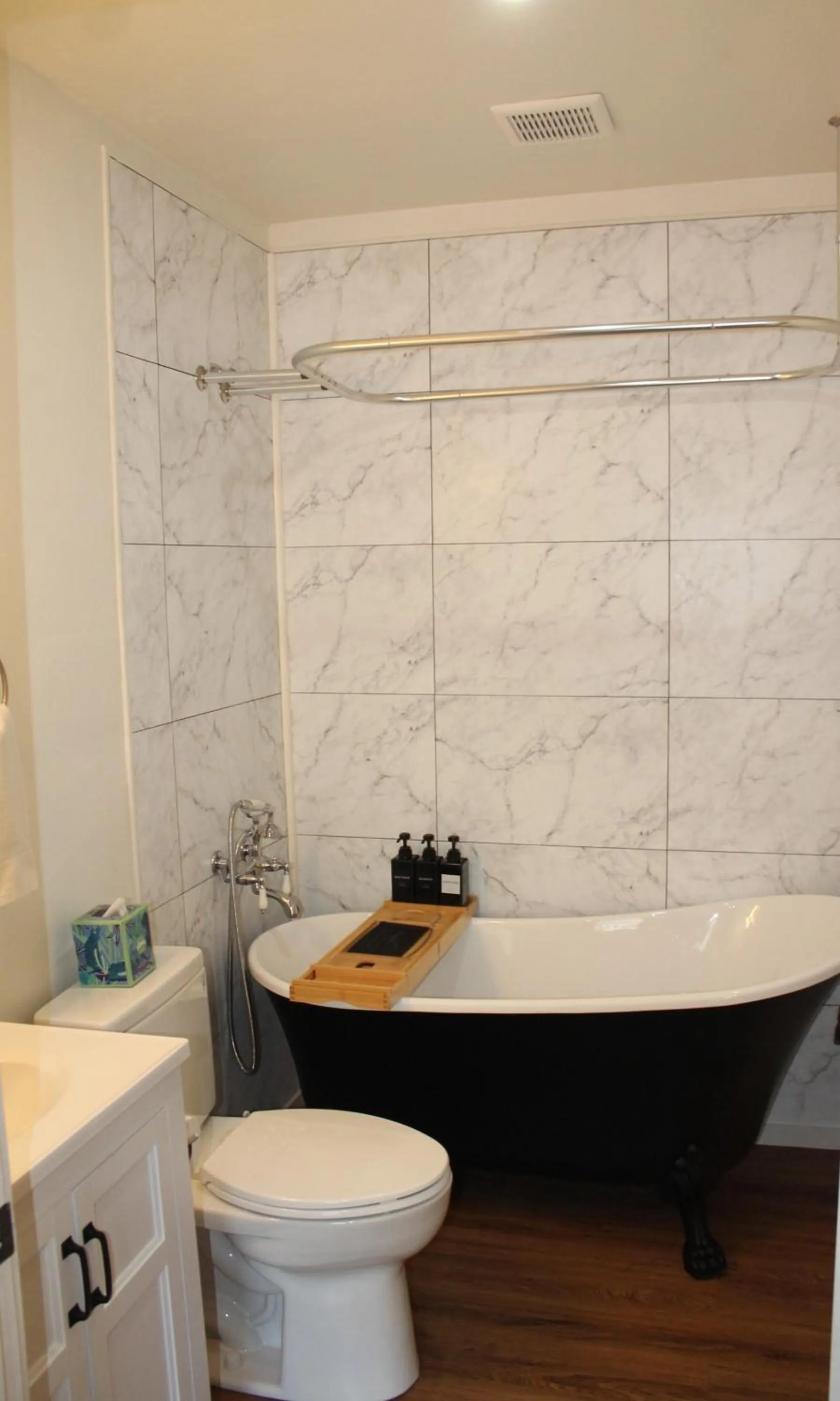 Bathroom in Quiet Mind Lodge, Spa & Retreat Sequoias