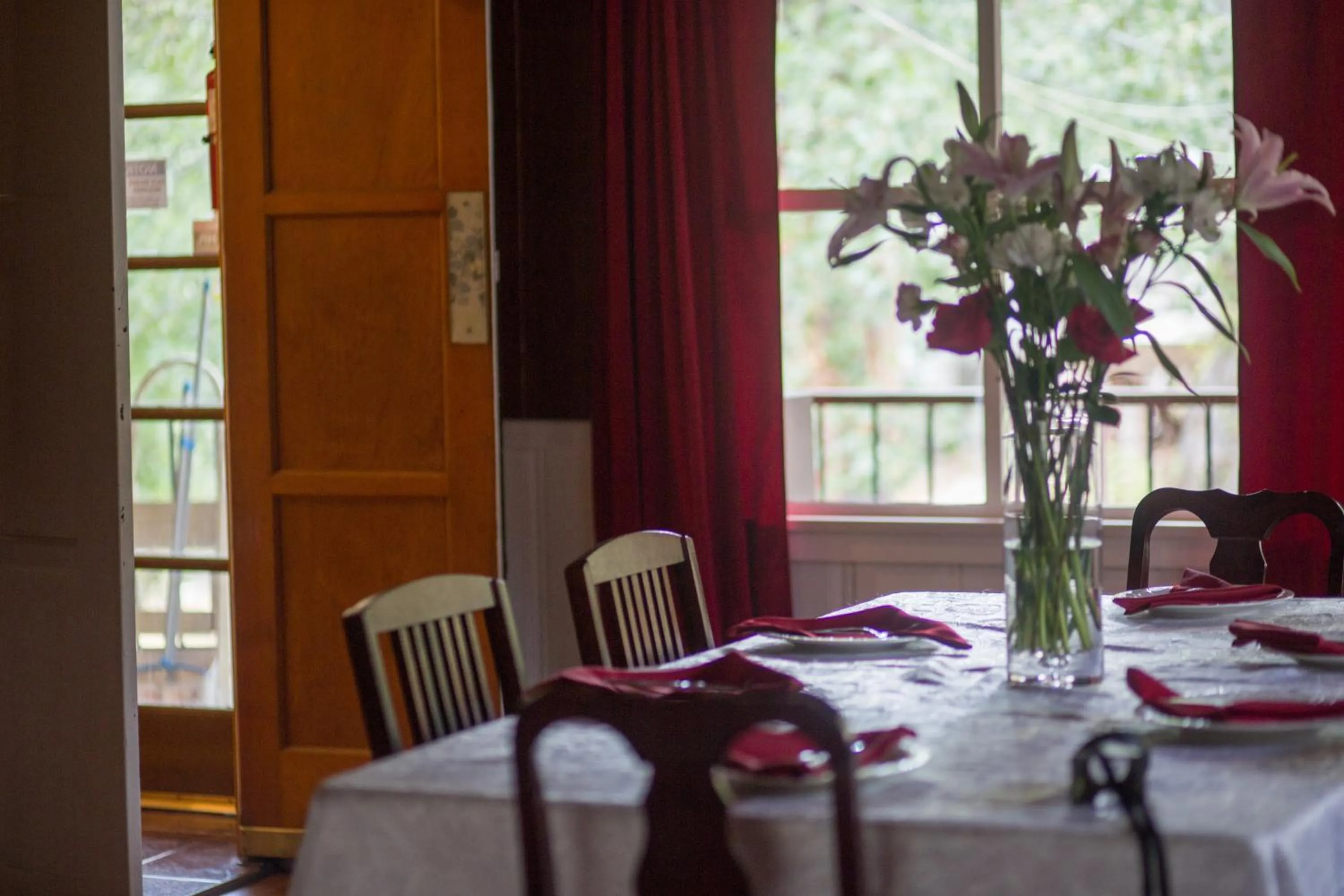 Quiet Mind Lodge, Spa & Retreat Sequoias