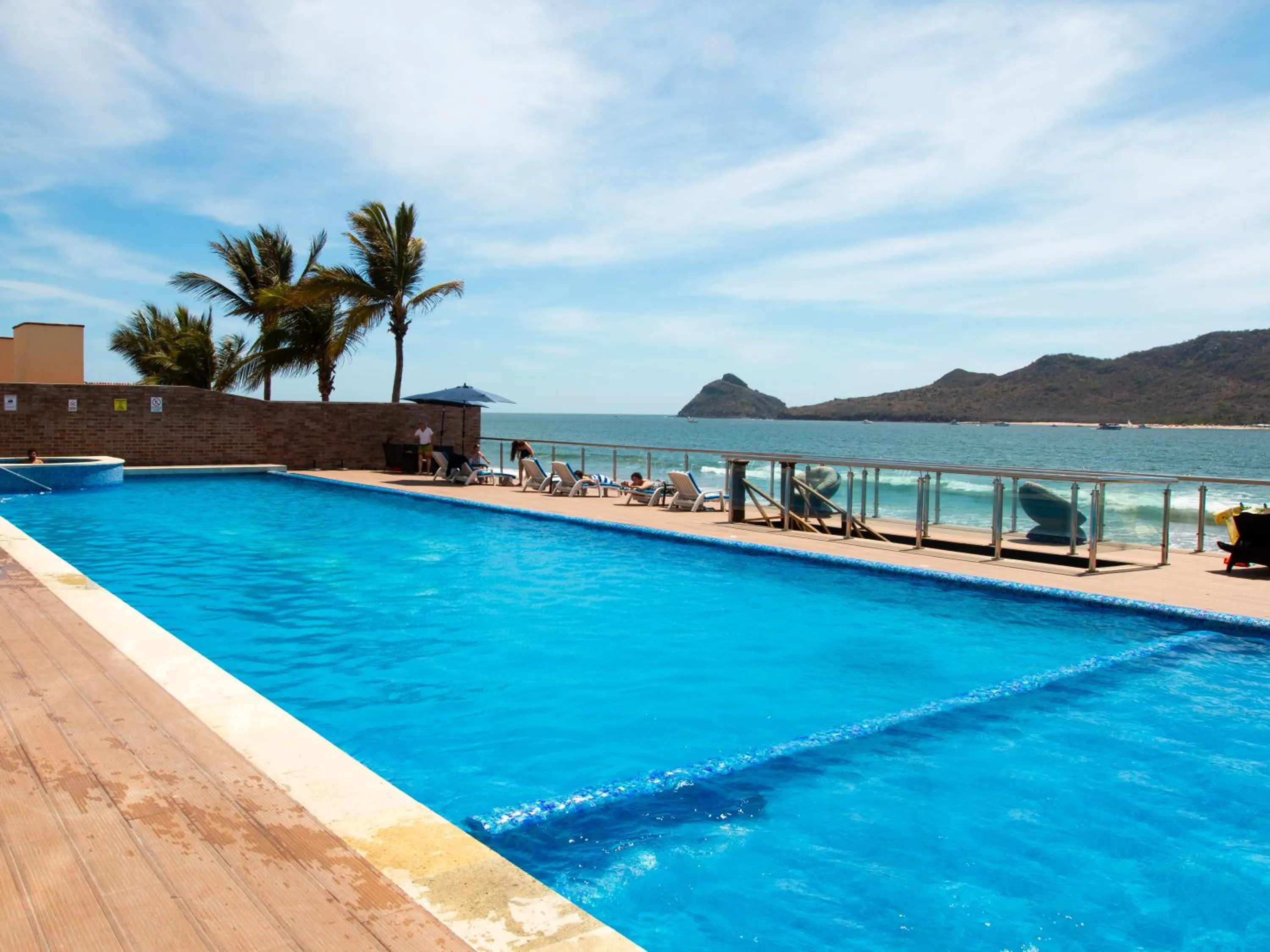 Swimming pool in Tramonto Resort Mazatlan