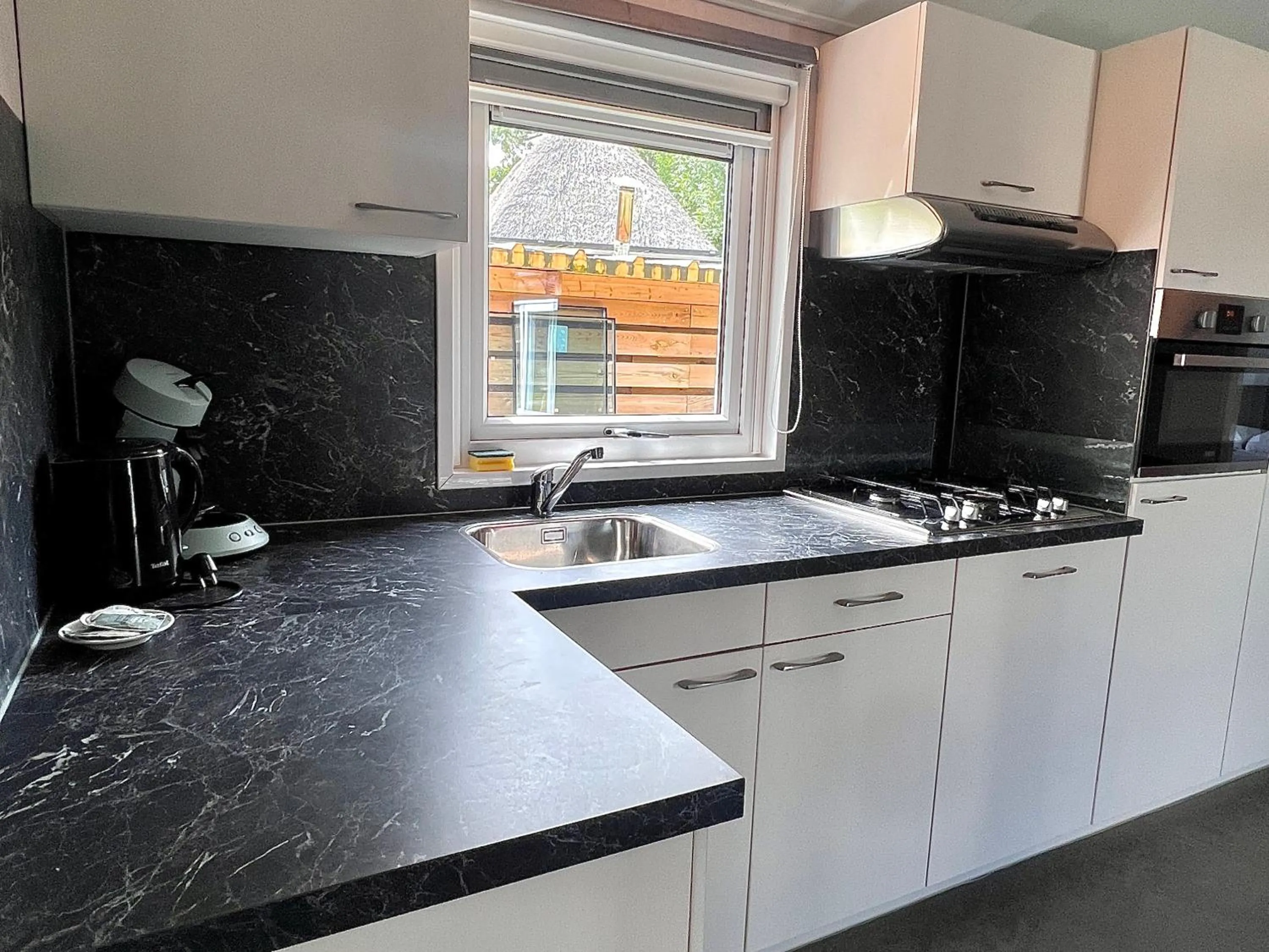 Kitchen or kitchenette in Waterpark Giethoorn