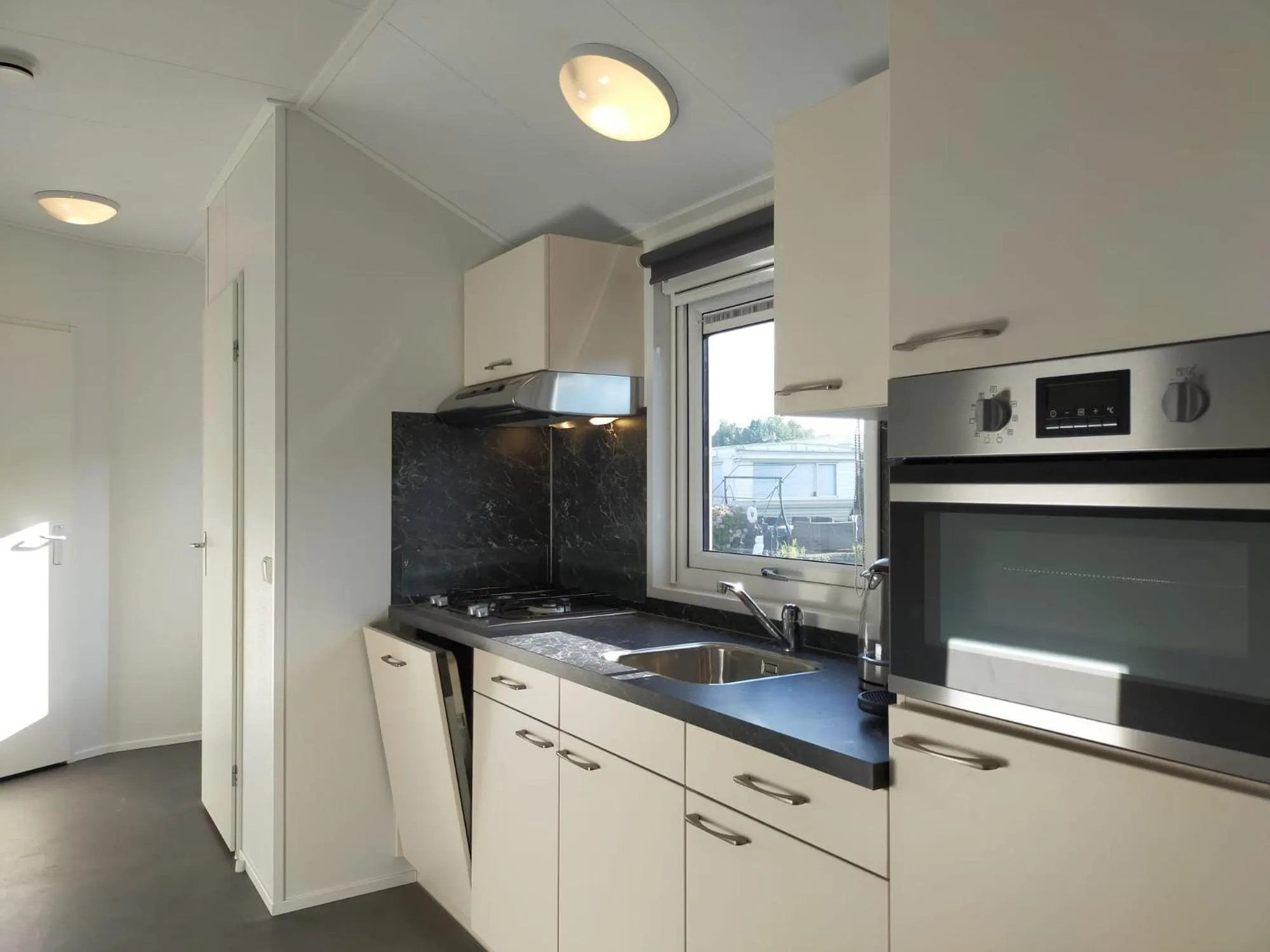 Kitchen or kitchenette in Waterpark Giethoorn