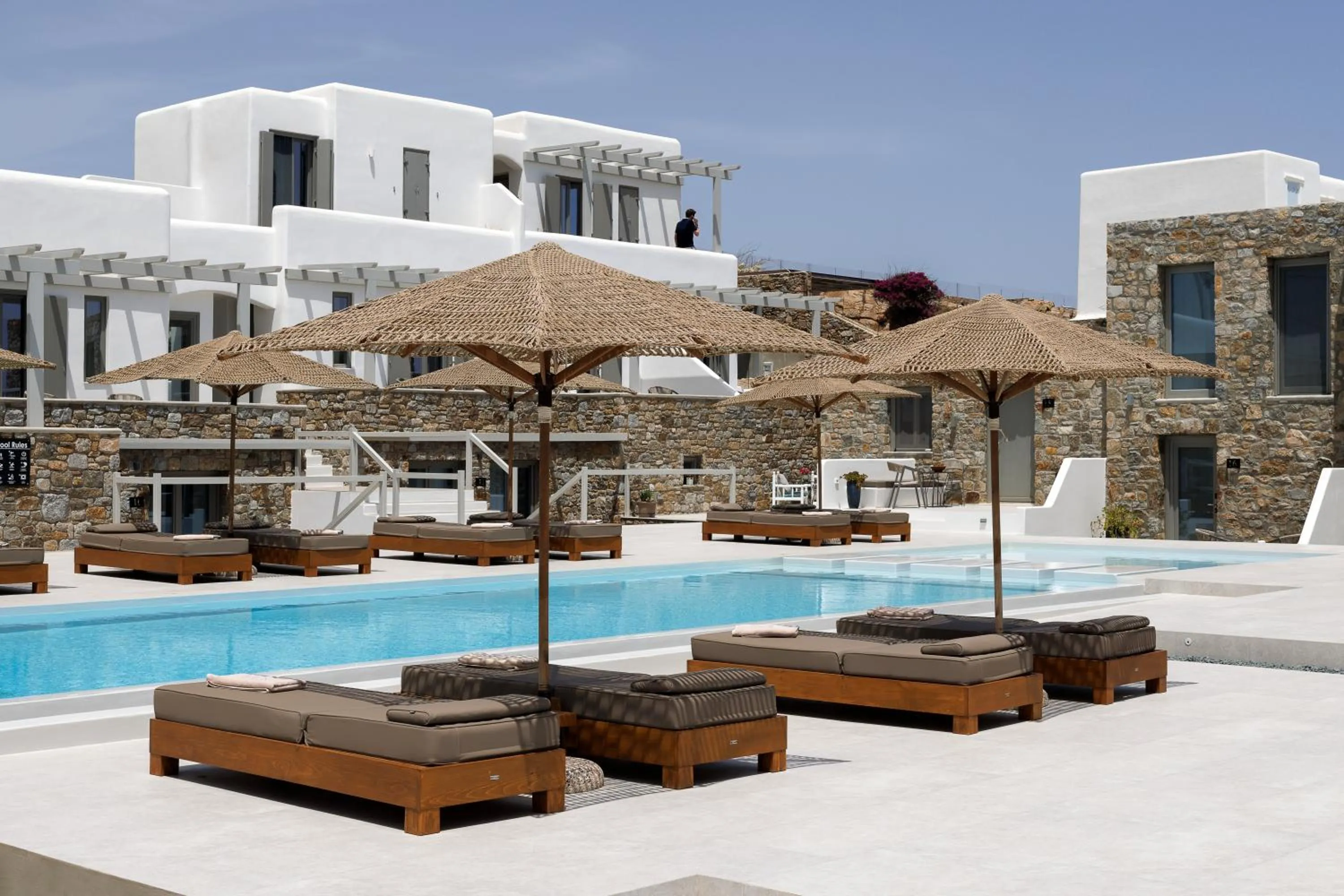 Property building in Ionic Suites