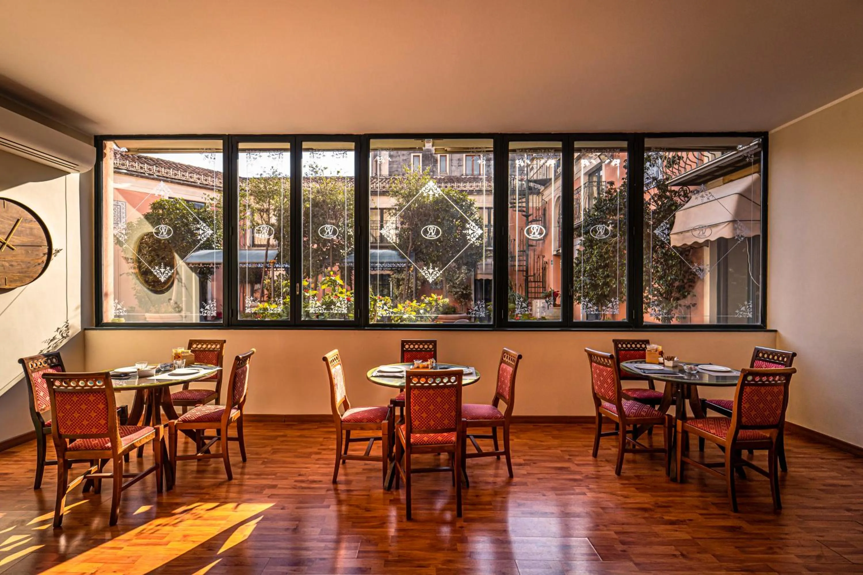 Breakfast in Hotel Villa Romeo