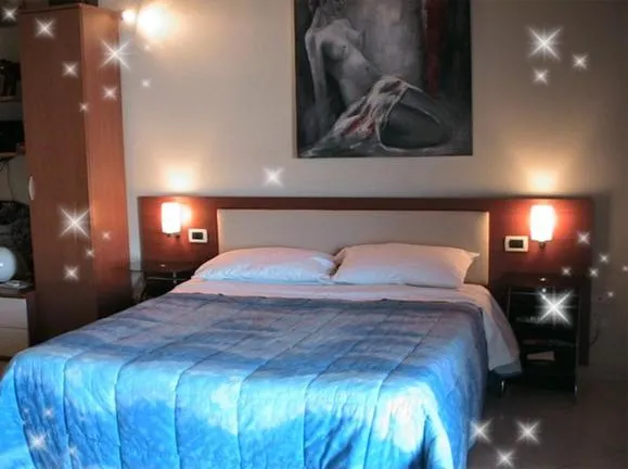 Photo of the whole room, Bed in B&B Suite