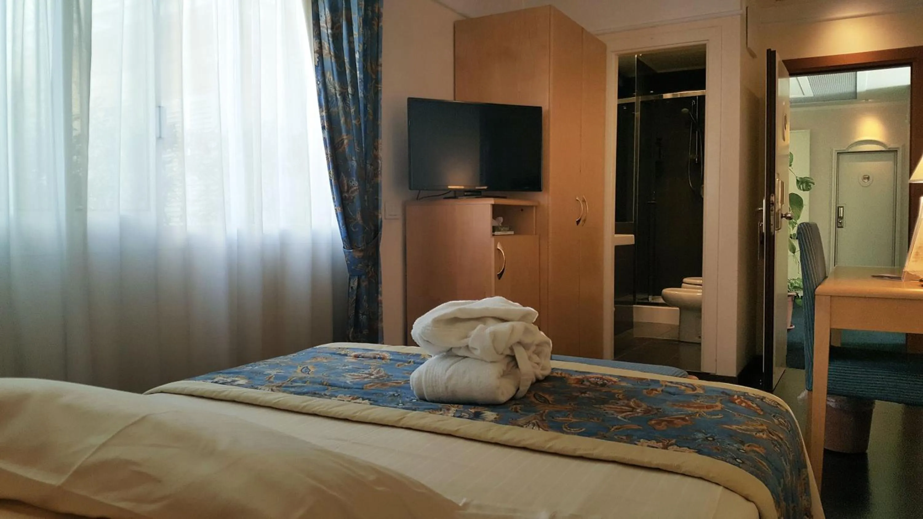 Bed in Hotel Luna Riccione e Aqua Spa Only Adults +12