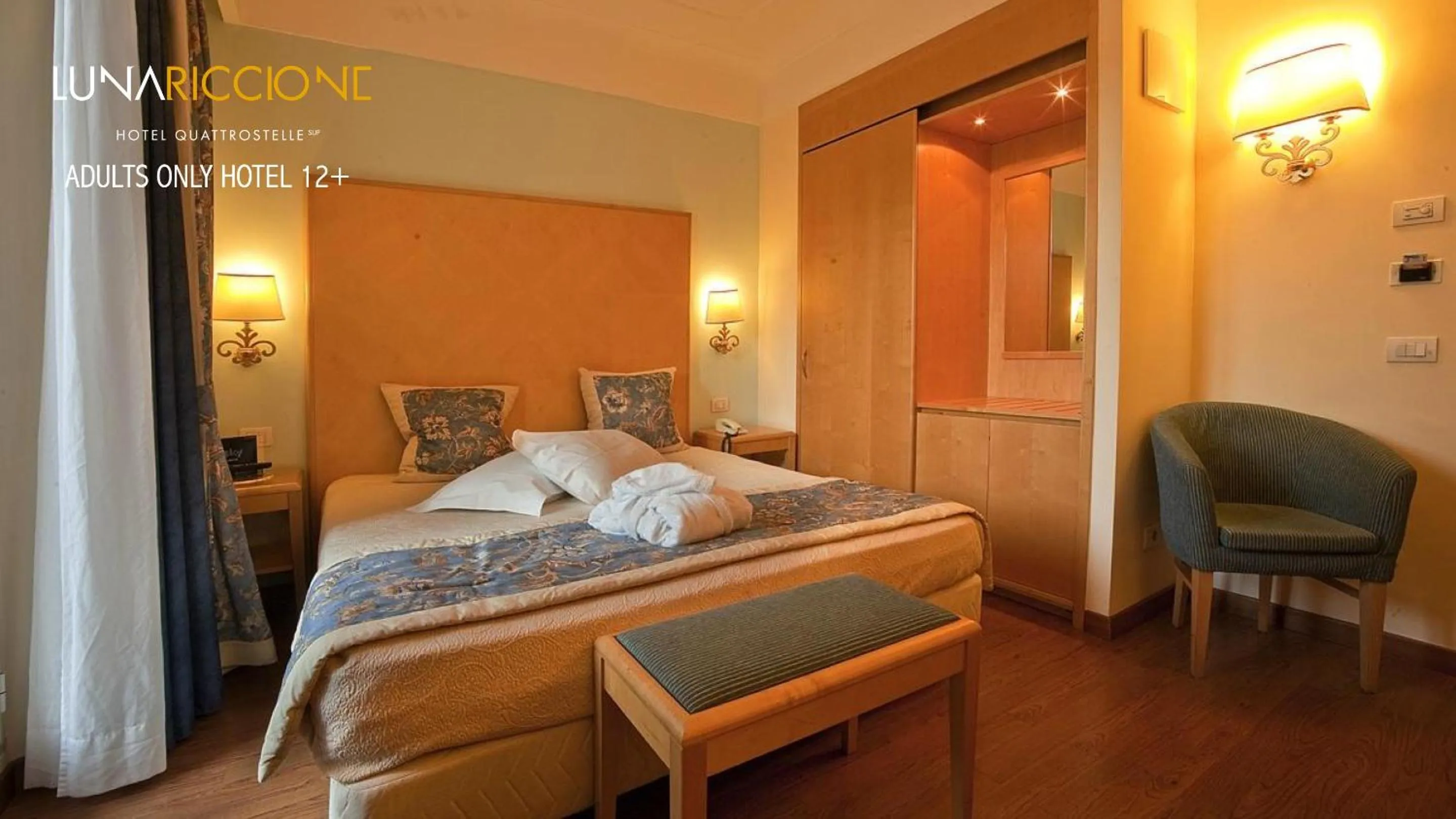 Bed in Hotel Luna Riccione e Aqua Spa Only Adults +12