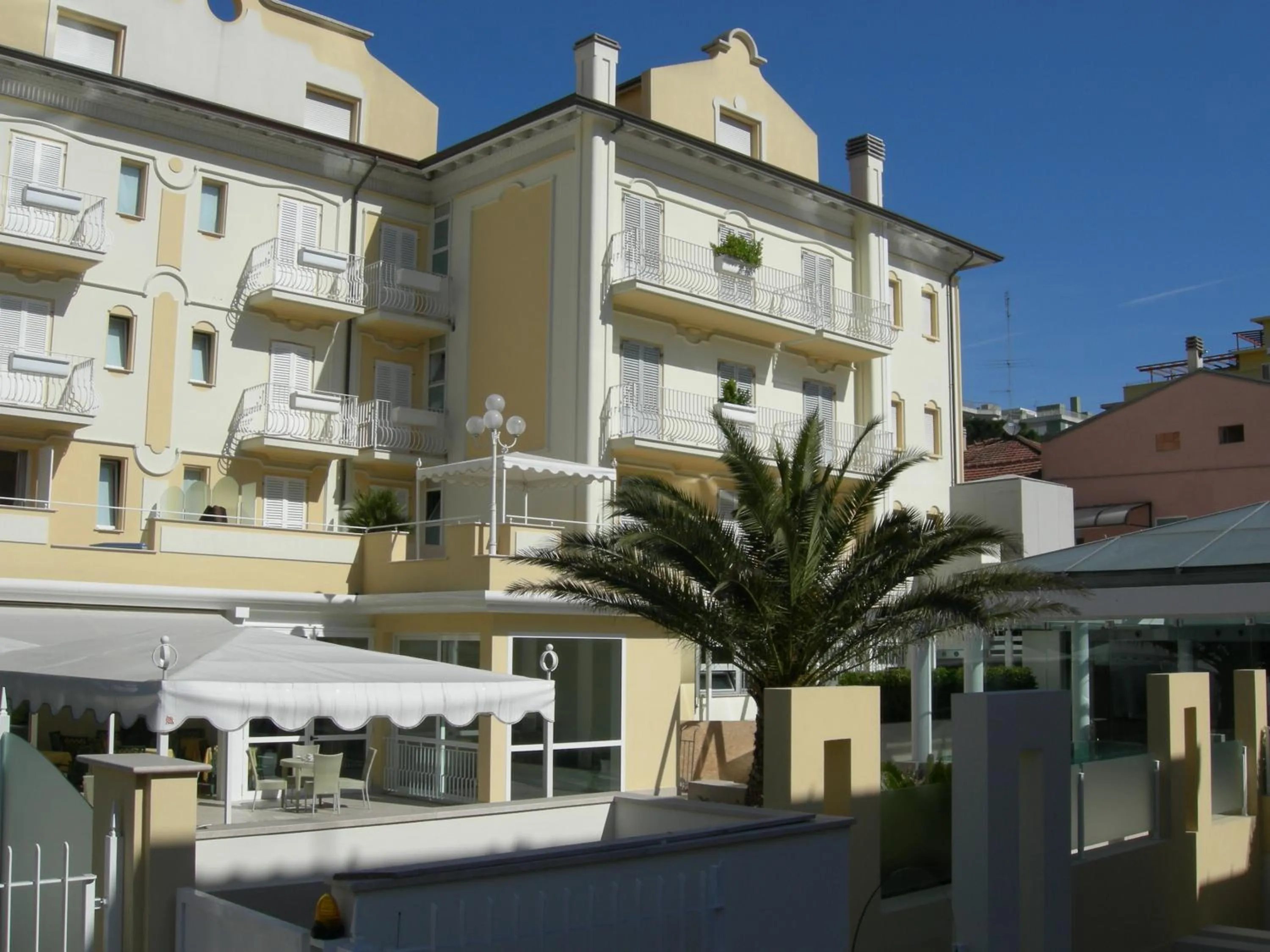 Facade/entrance in Hotel Luna Riccione e Aqua Spa Only Adults +12