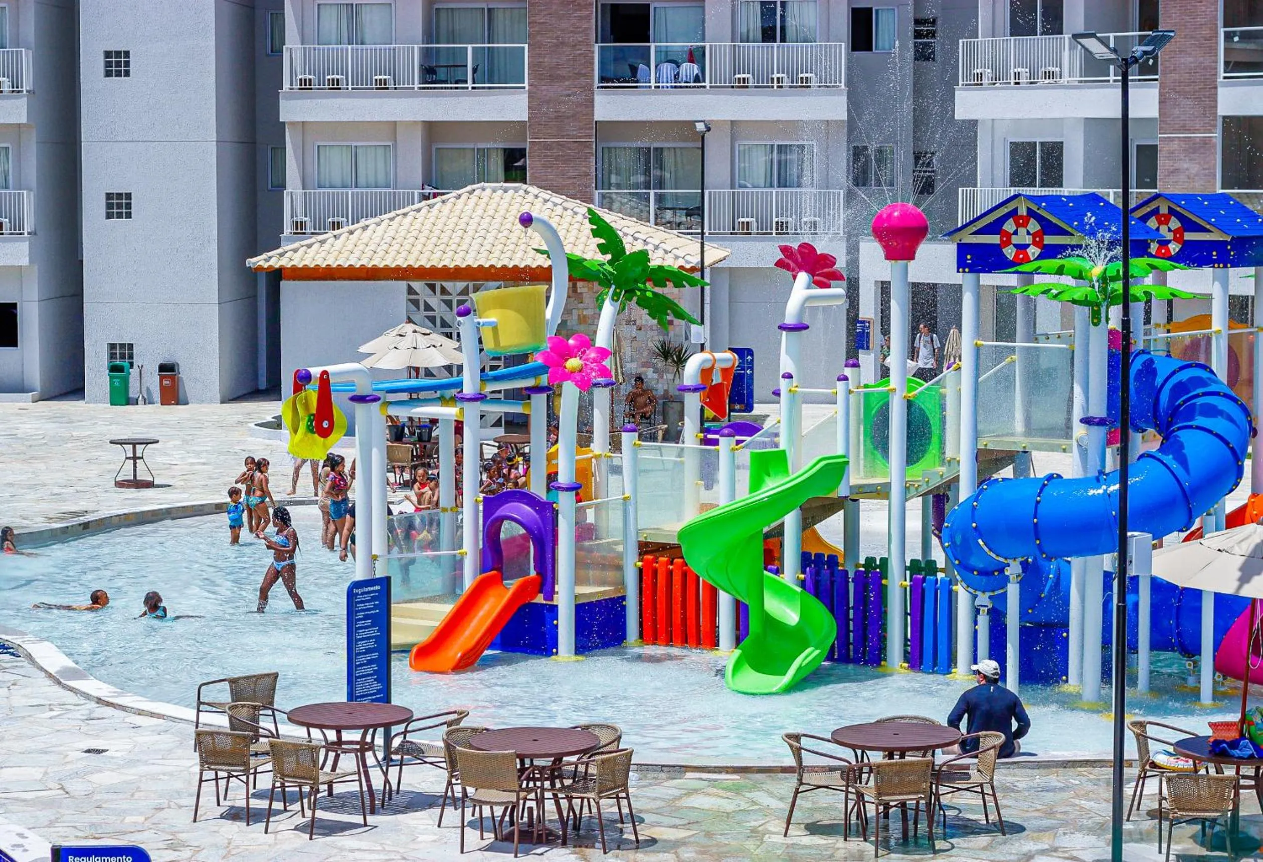 Children play ground in Lagoa EcoTowers Resort - LAGOA OFICIAL