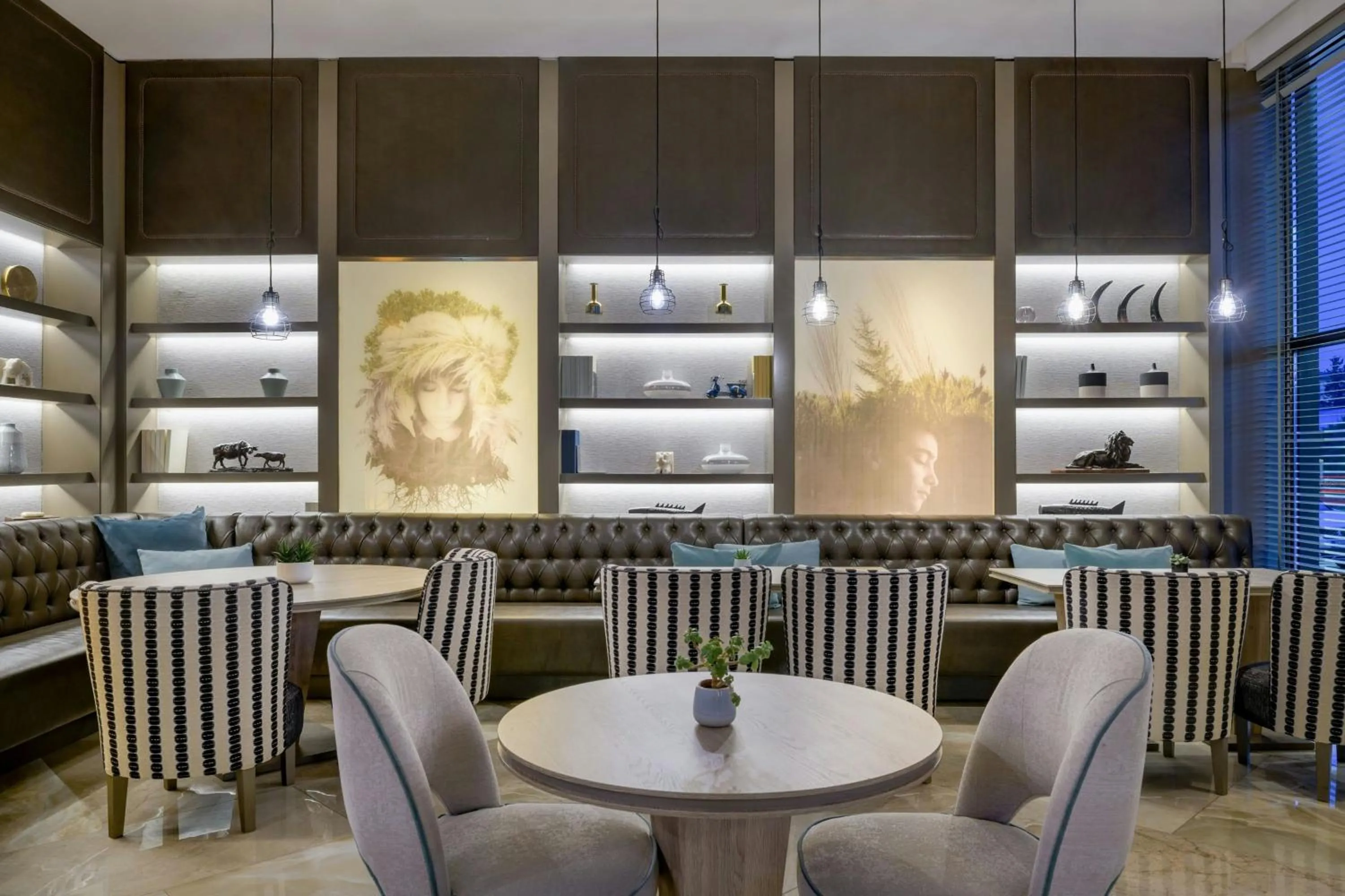 Lounge or bar in AC Hotel Firenze by Marriott