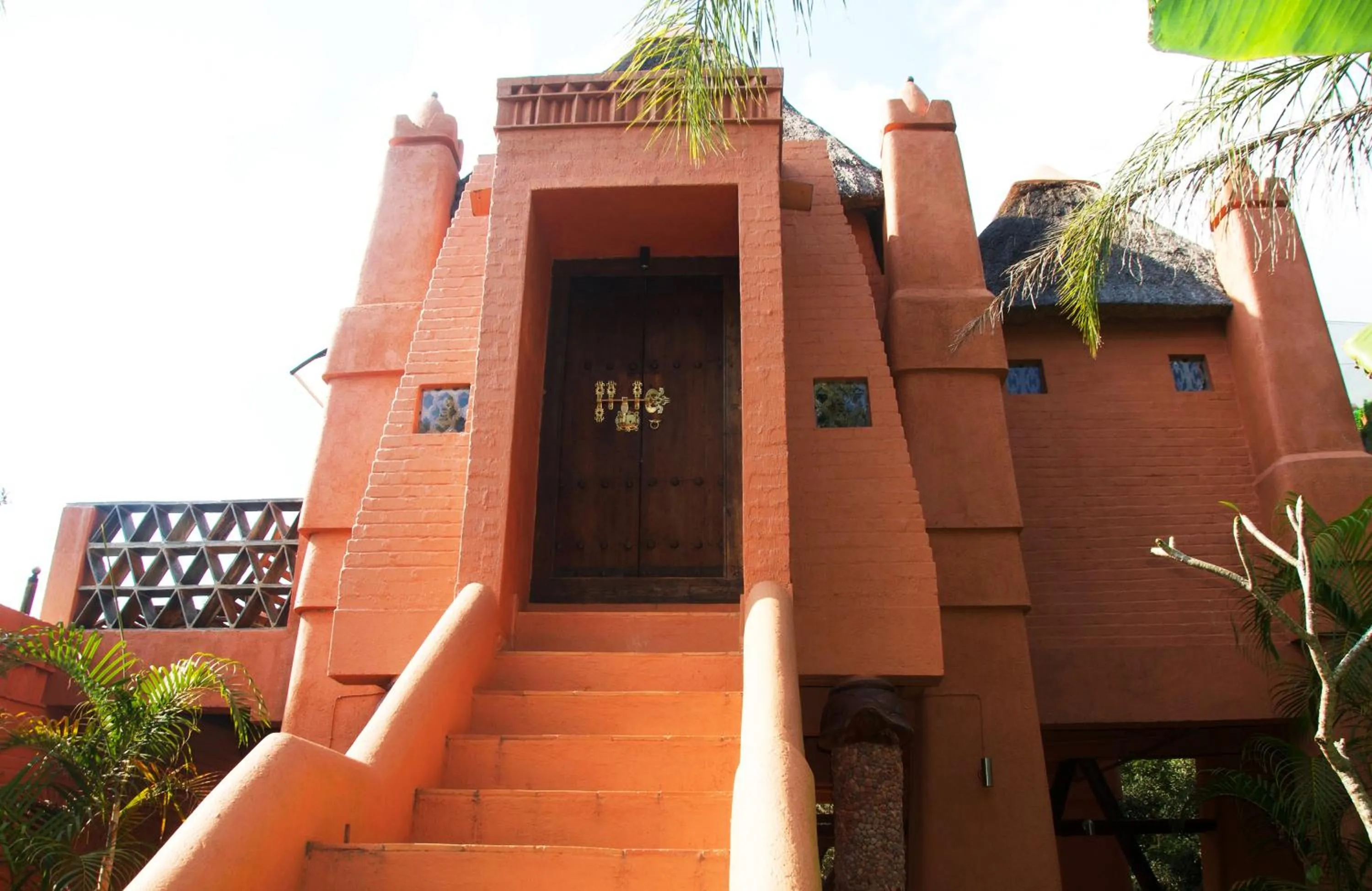 Facade/entrance in Timamoon Lodge
