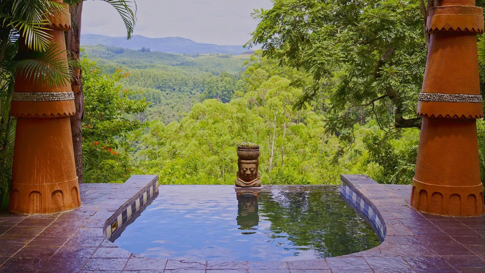 Pool view in Timamoon Lodge