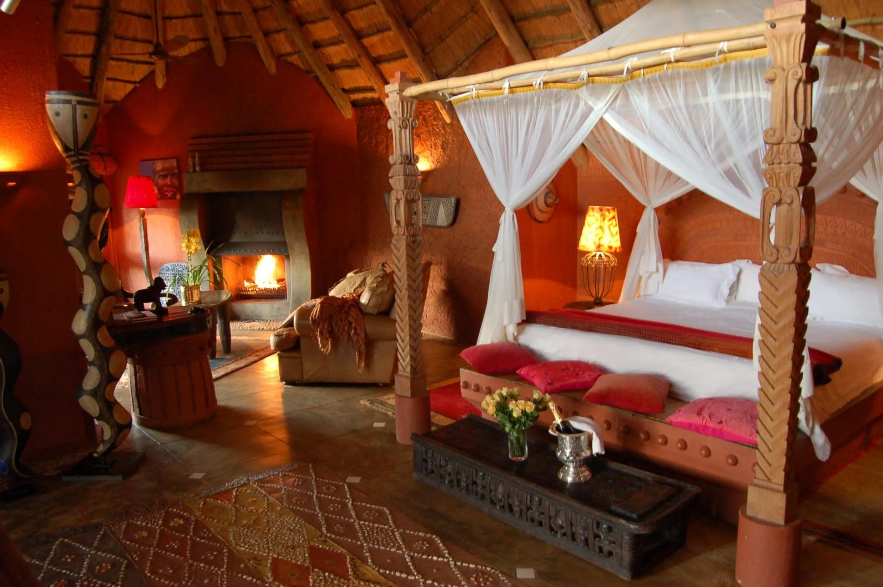 Photo of the whole room, Bed in Timamoon Lodge