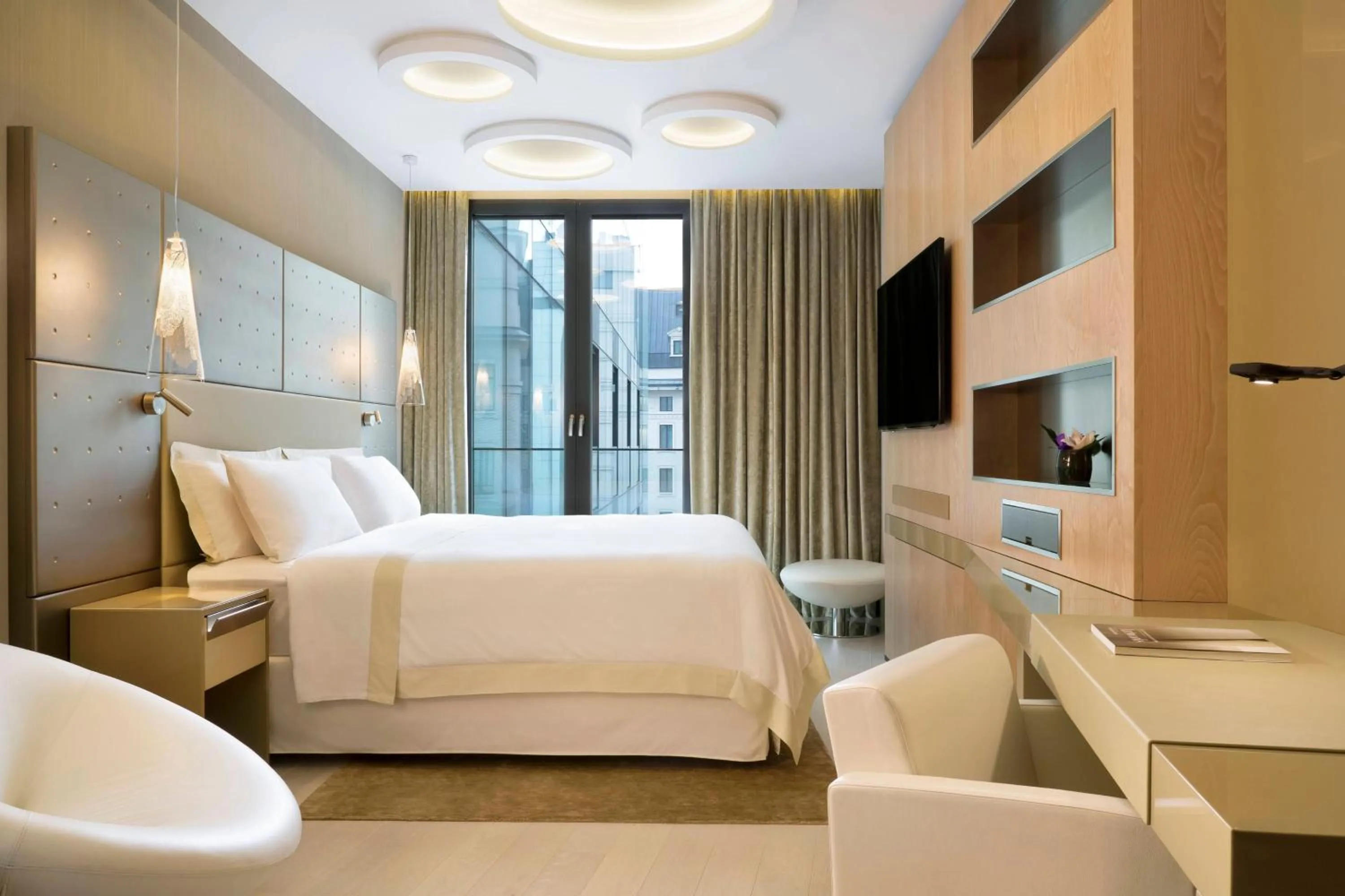 Bedroom, Bed in Excelsior Hotel Gallia, a Luxury Collection Hotel, Milan
