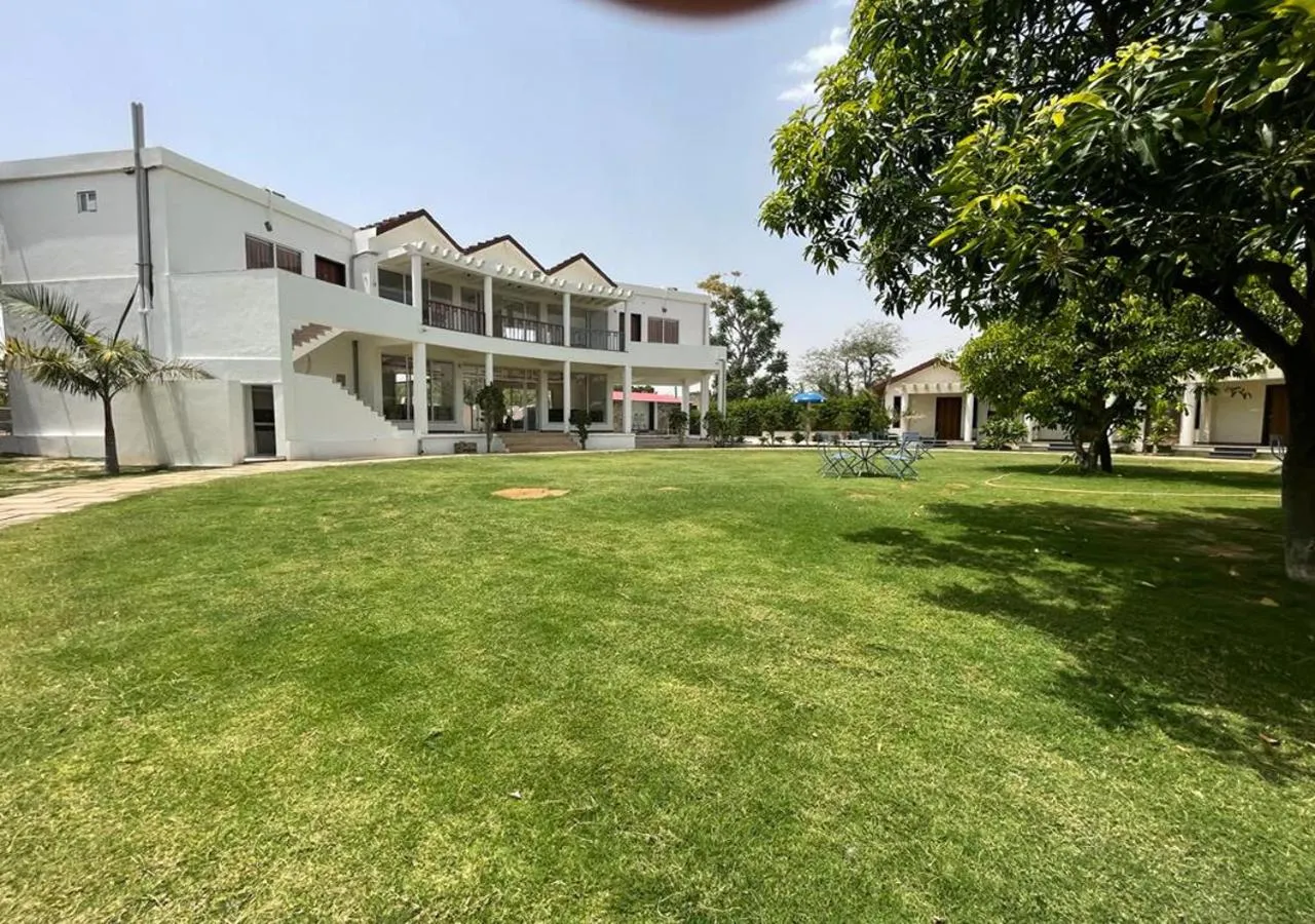 Property building in Las Cabanas Resort