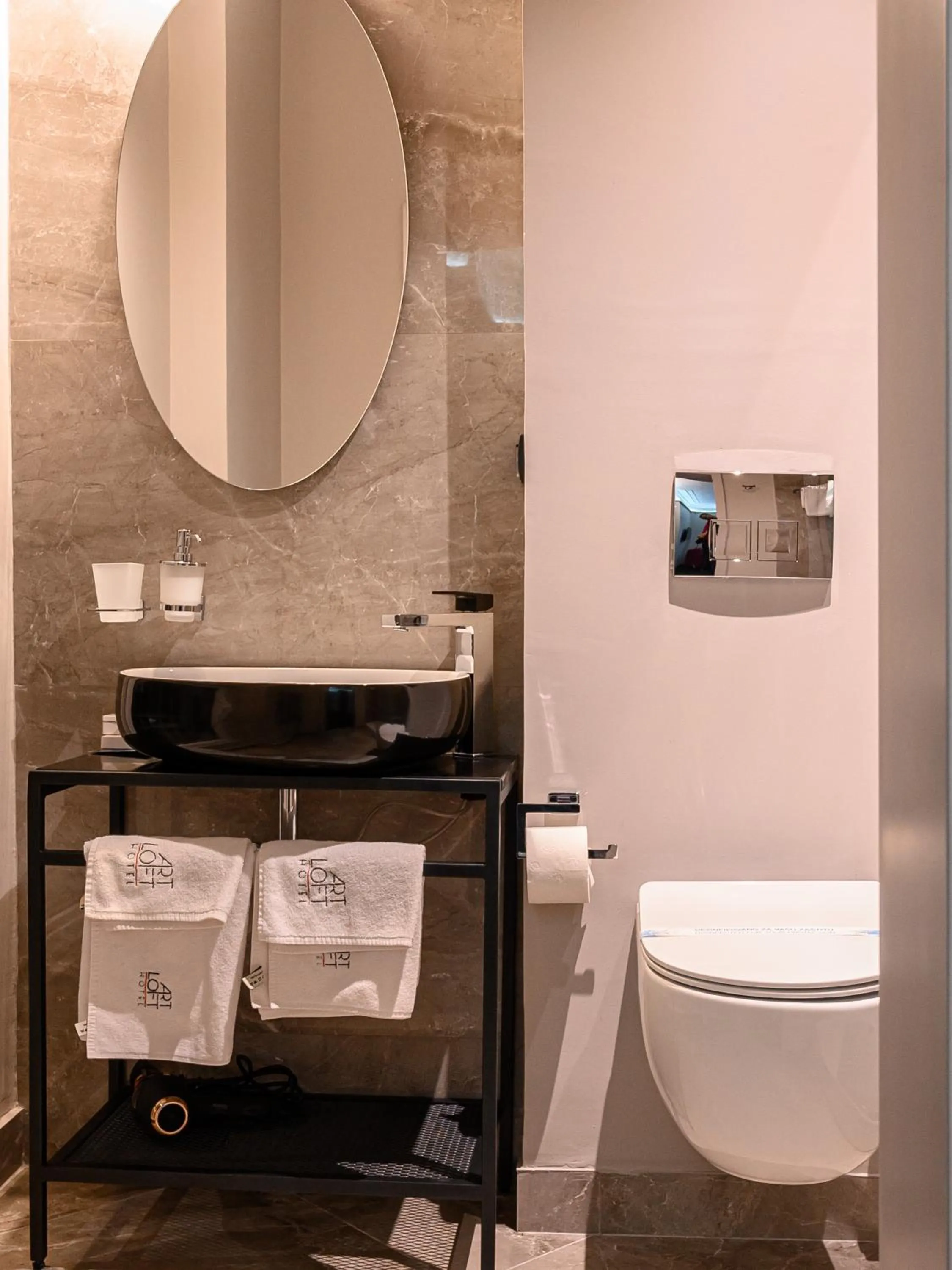 Toilet in ArtLoft Garni Hotel