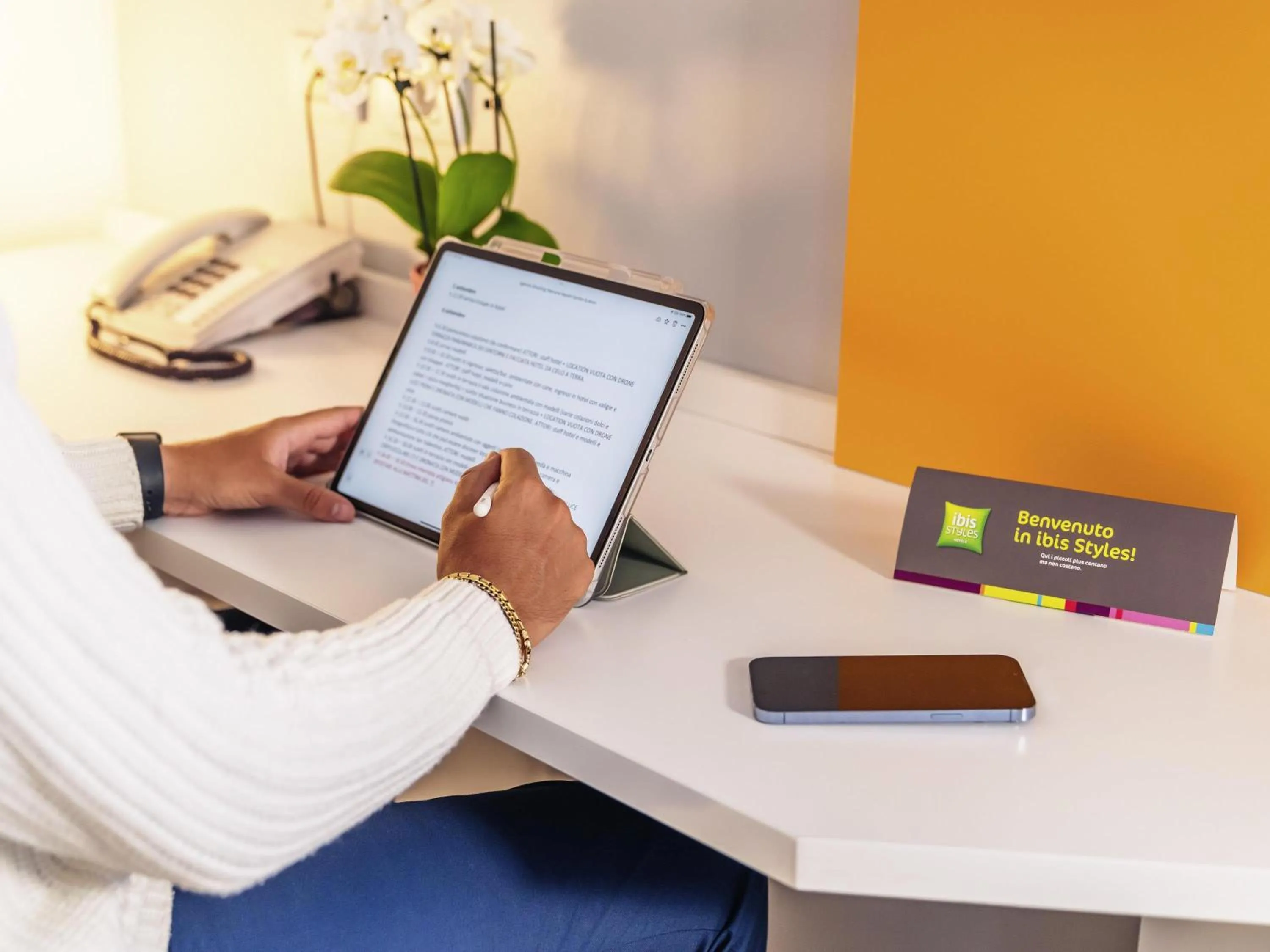 Bedroom in Ibis Styles Napoli Garibaldi