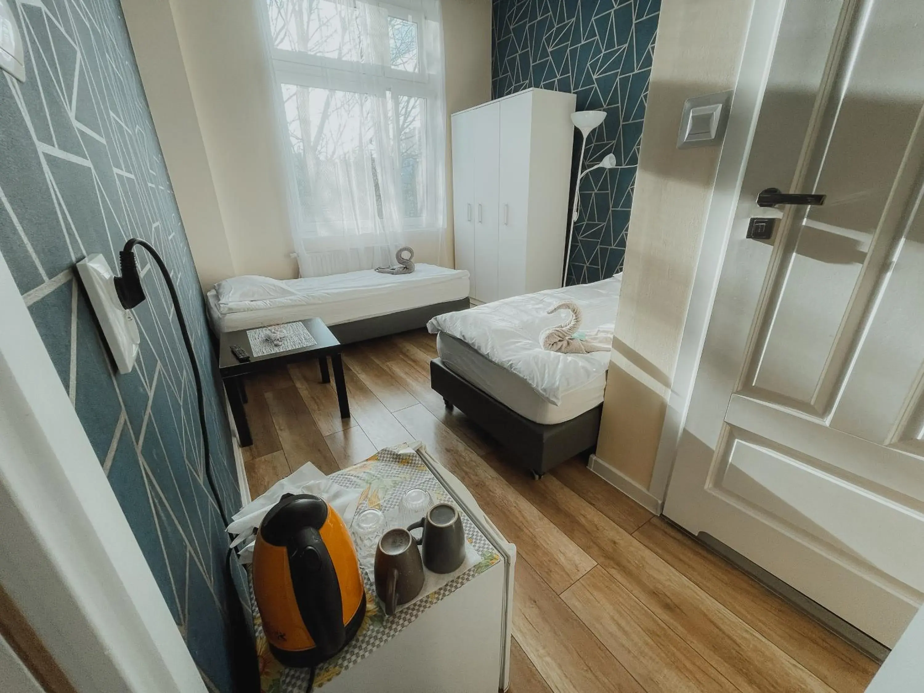 Economy Twin Room - railway track view in Central Sopot Economy Twin Room - railway track view in Central Sopot
