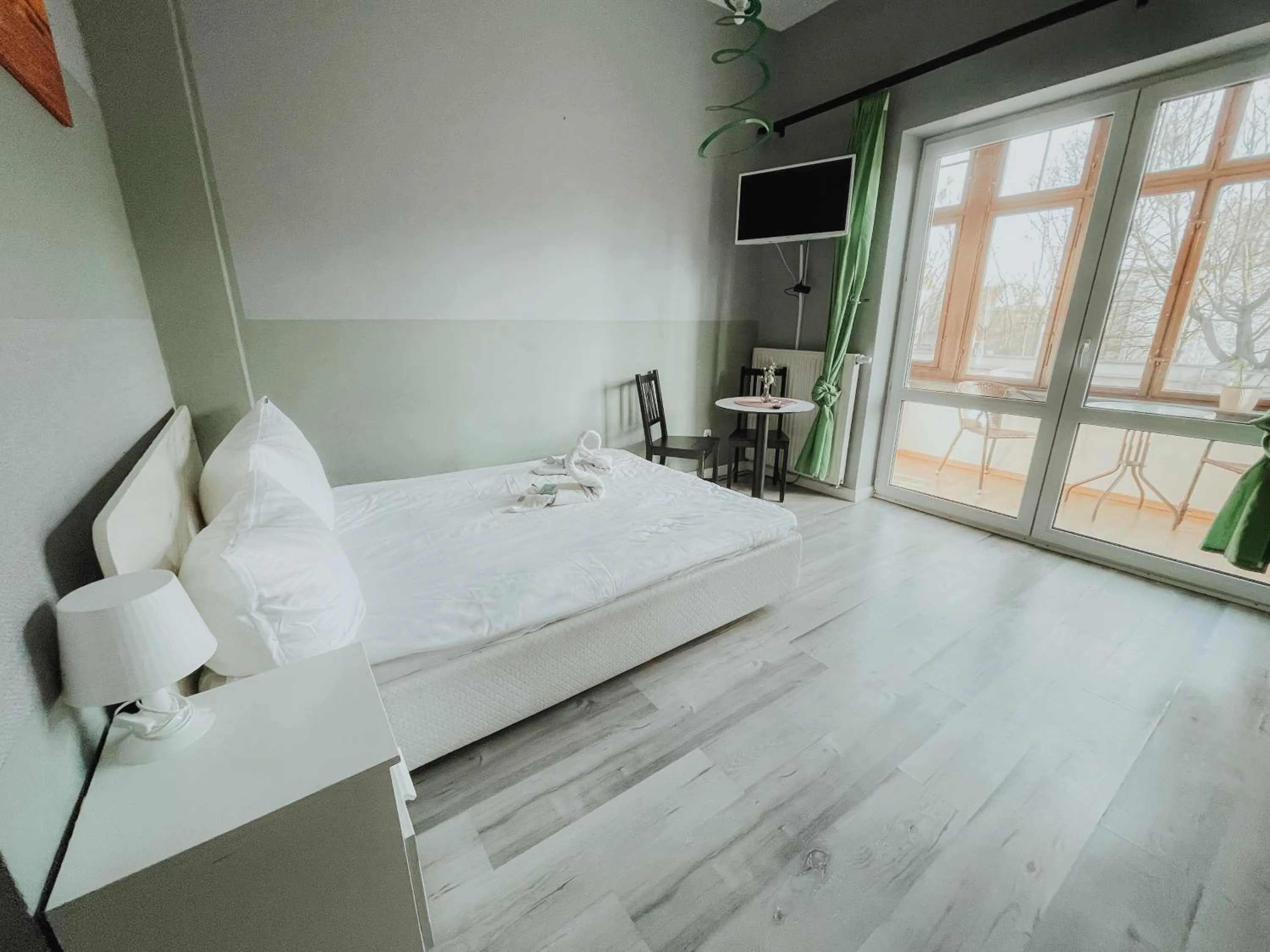 Bed in Central Sopot