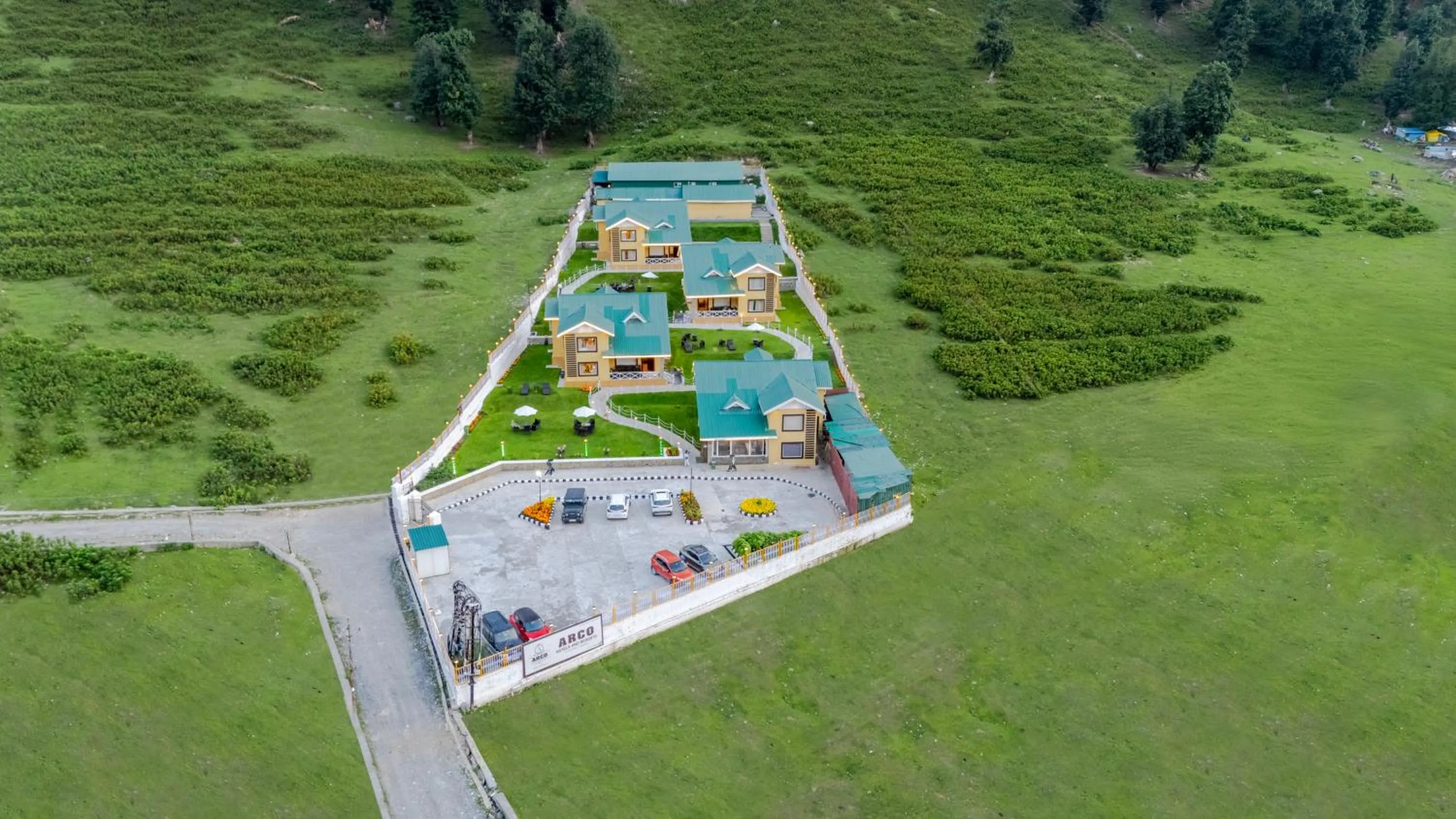 Facade/entrance in Arco Hotels & Resorts sonamarg